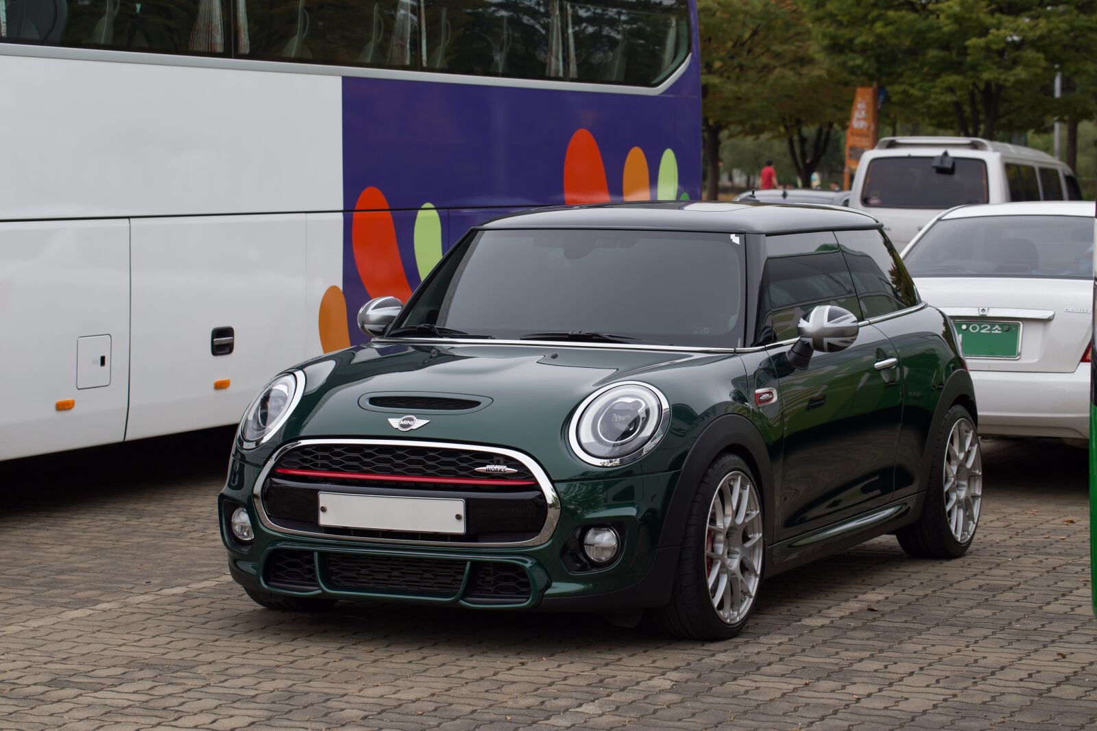 Canon EF 100mm F2.8L Macro IS USM sample photo. Car, mini, rover mini photography