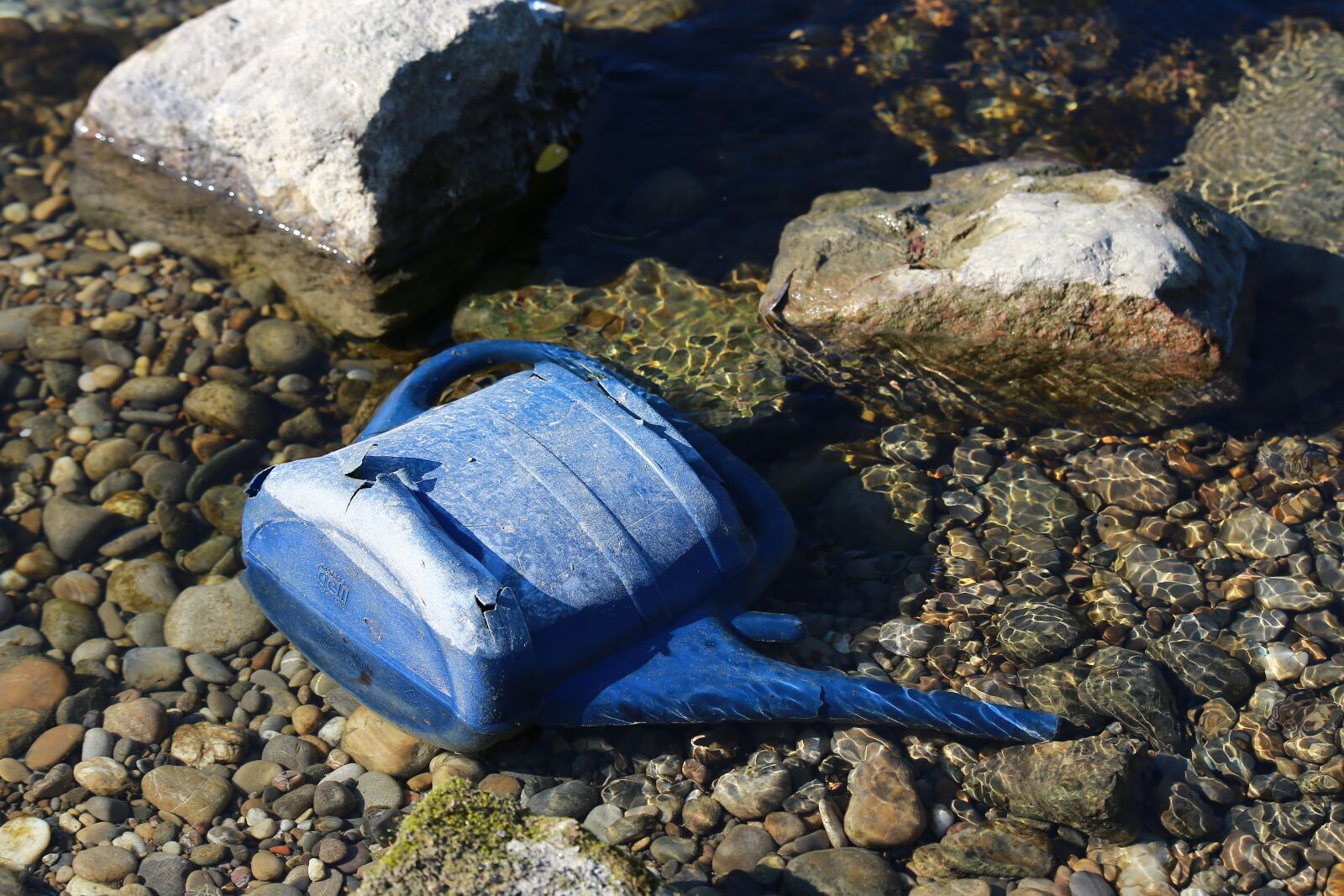 Canon EOS 6D sample photo. Watering can, garbage, filth photography