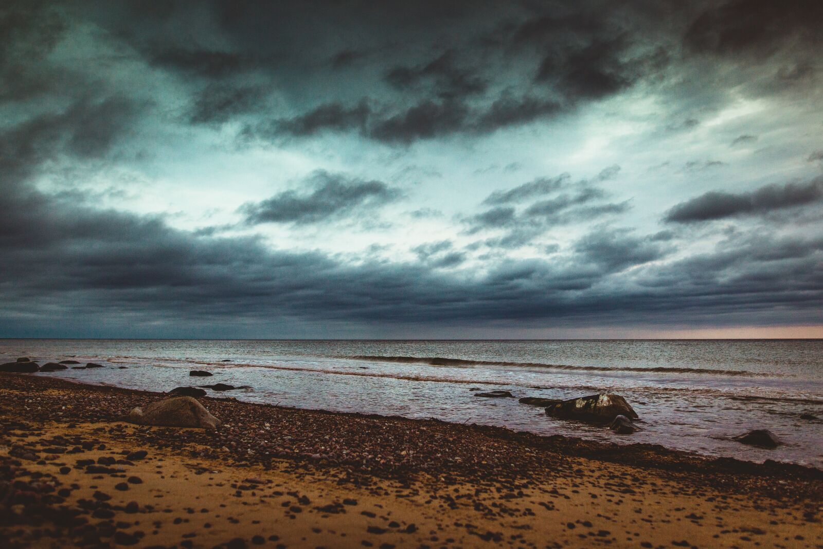 Canon EOS 6D sample photo. Seashore, pebbles, rocks on photography