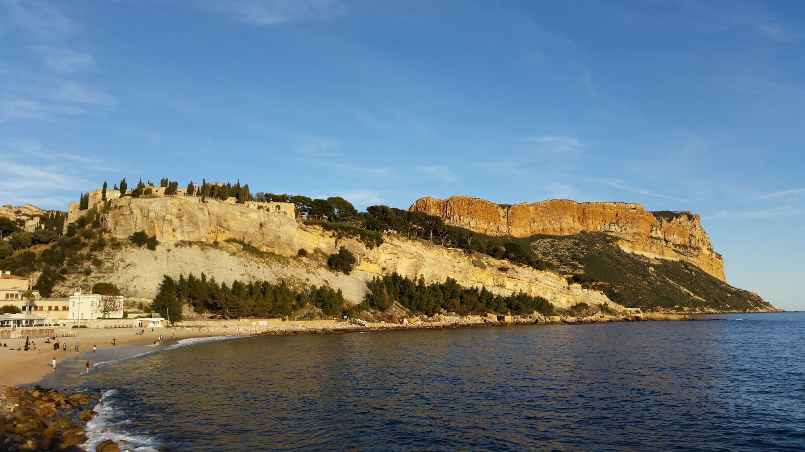Samsung Galaxy S5 sample photo. Cassis, sea, blue sky photography