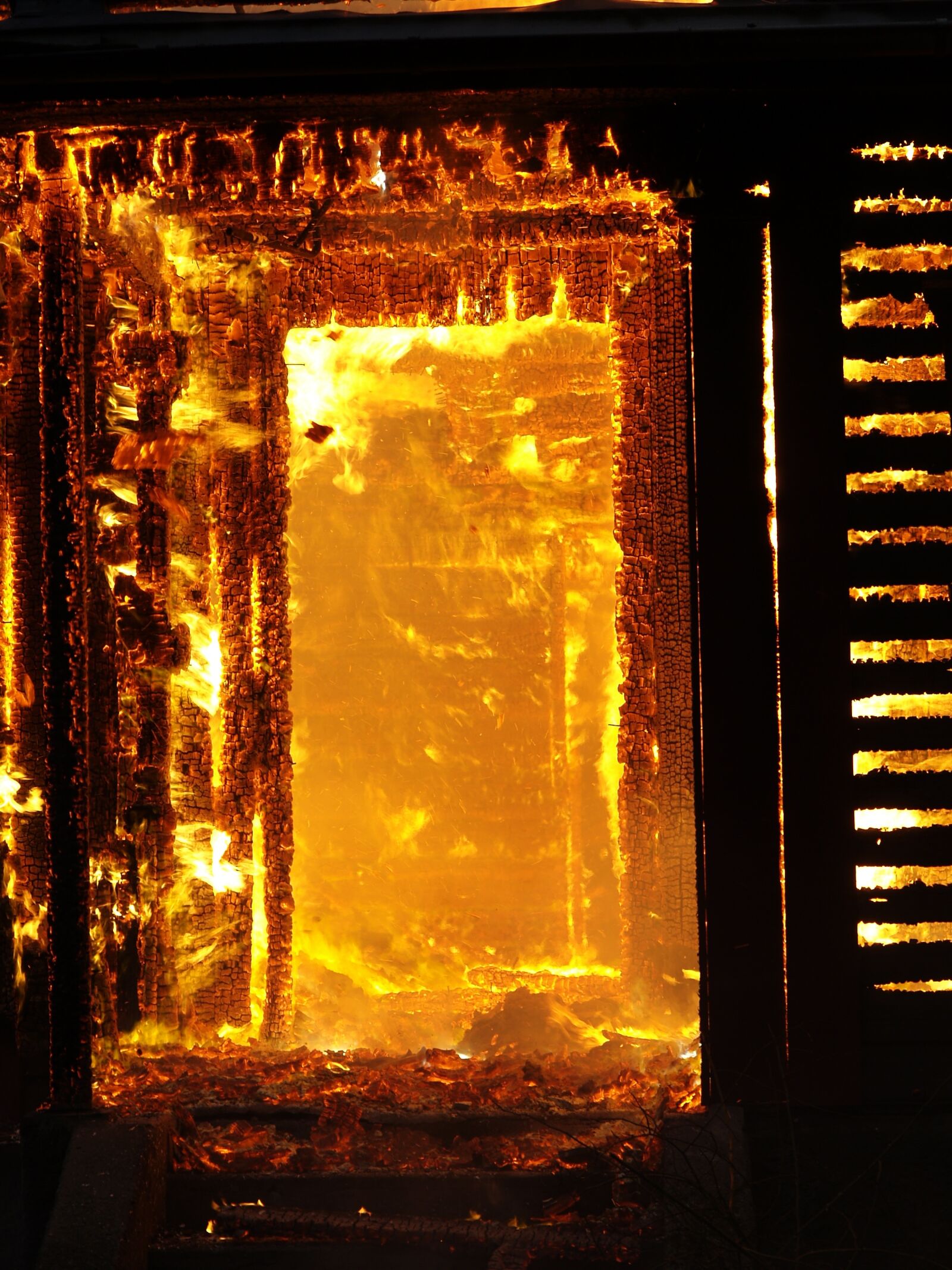 Olympus E-500 (EVOLT E-500) sample photo. Flame, fire, inferno photography