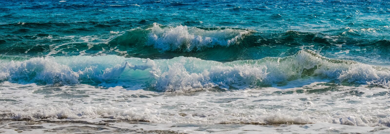 Nikon D3300 sample photo. Waves, foam, spray photography