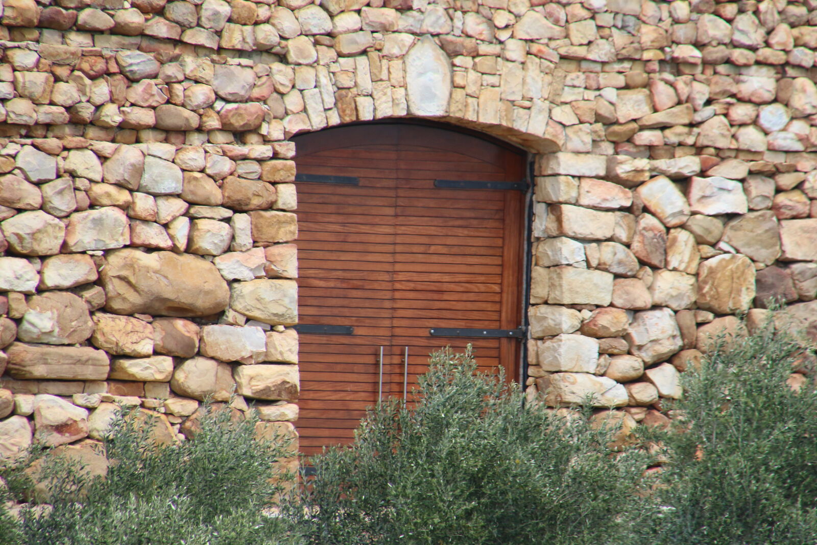 Canon EOS 7D Mark II sample photo. Bricks, brown, build, celler photography