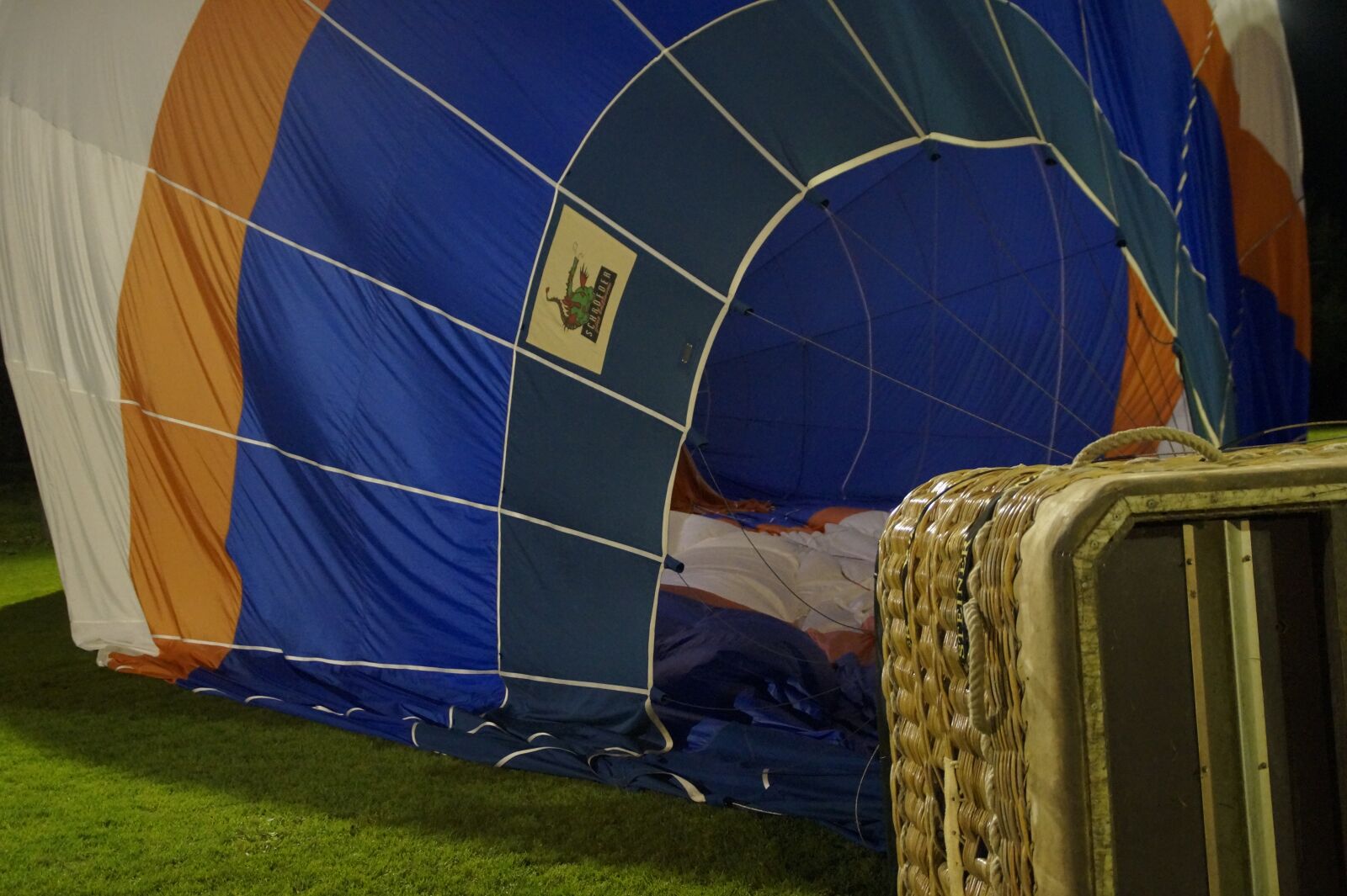 Sony SLT-A58 sample photo. Balloon, hot air balloon photography