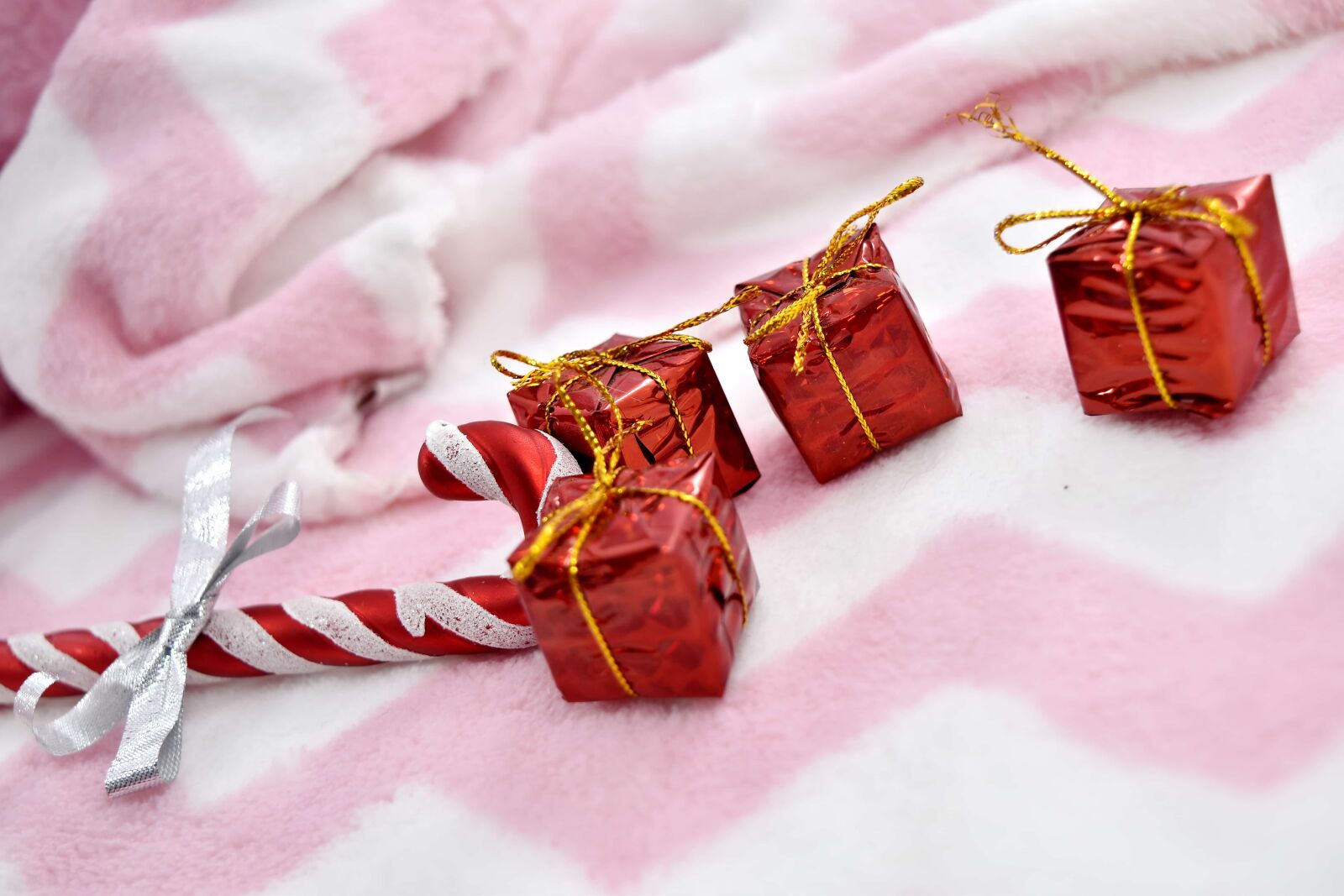 Nikon D5500 sample photo. Blanket, gifts, new year photography