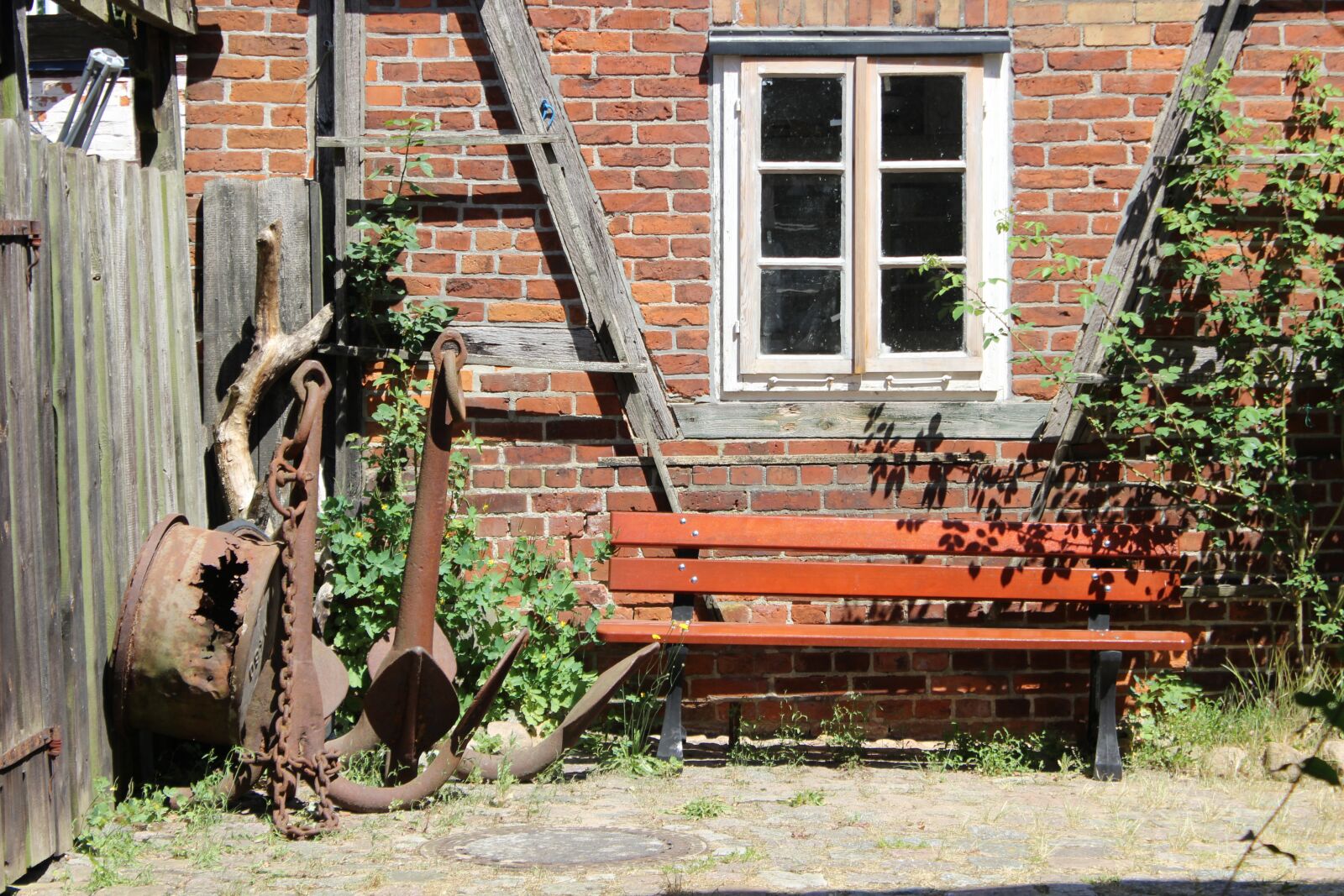 Canon EOS 600D (Rebel EOS T3i / EOS Kiss X5) sample photo. Sailor house, anchor, rusty photography