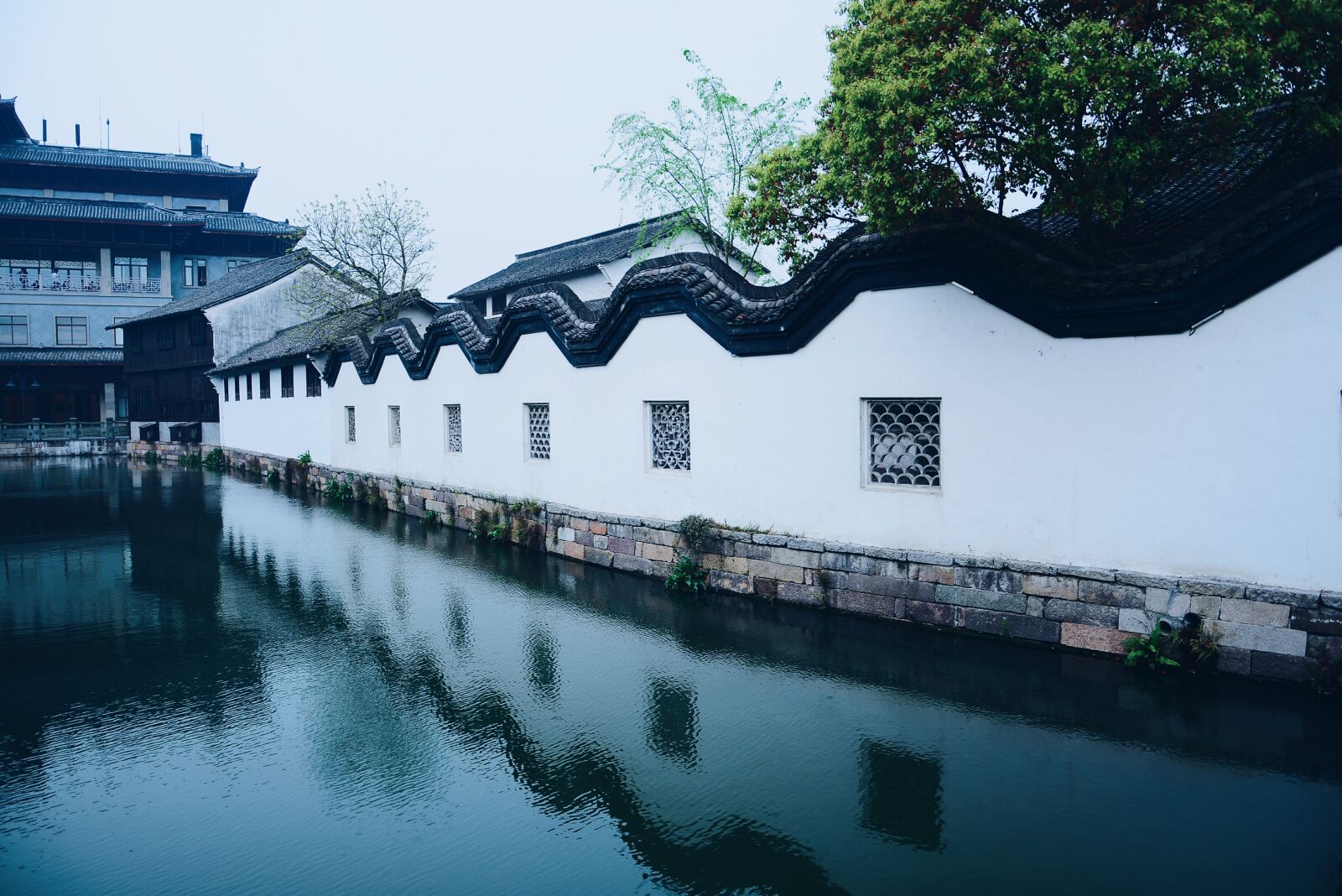 Nikon D7100 sample photo. Wuzhen, reflection, background photography