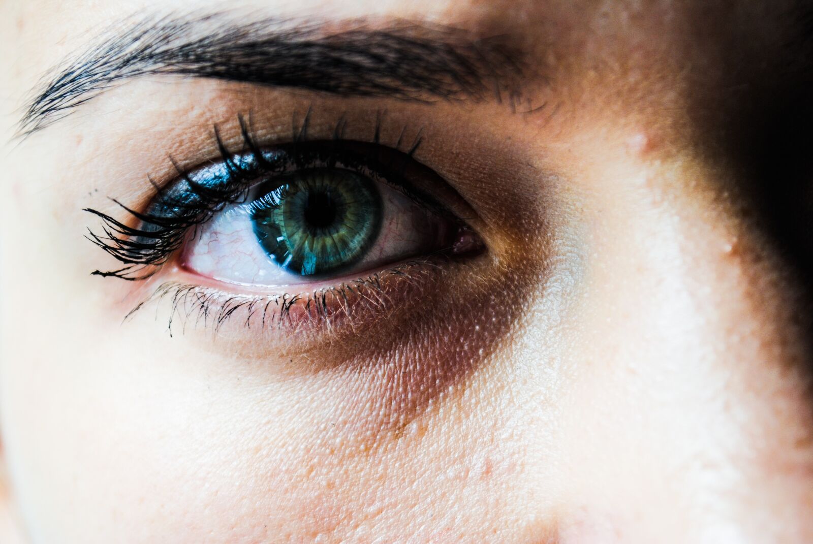 Nikon D3000 sample photo. Eye, green, watch photography