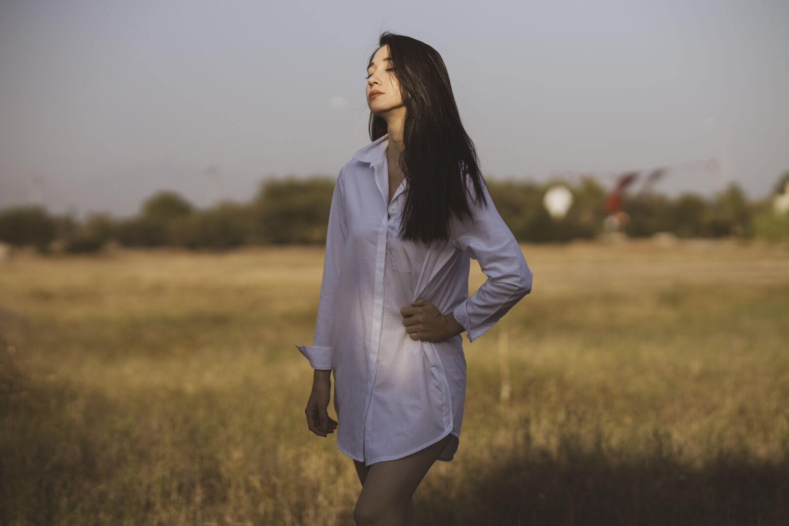 Canon RF 85mm F1.2L USM sample photo. Woman, pose, model photography