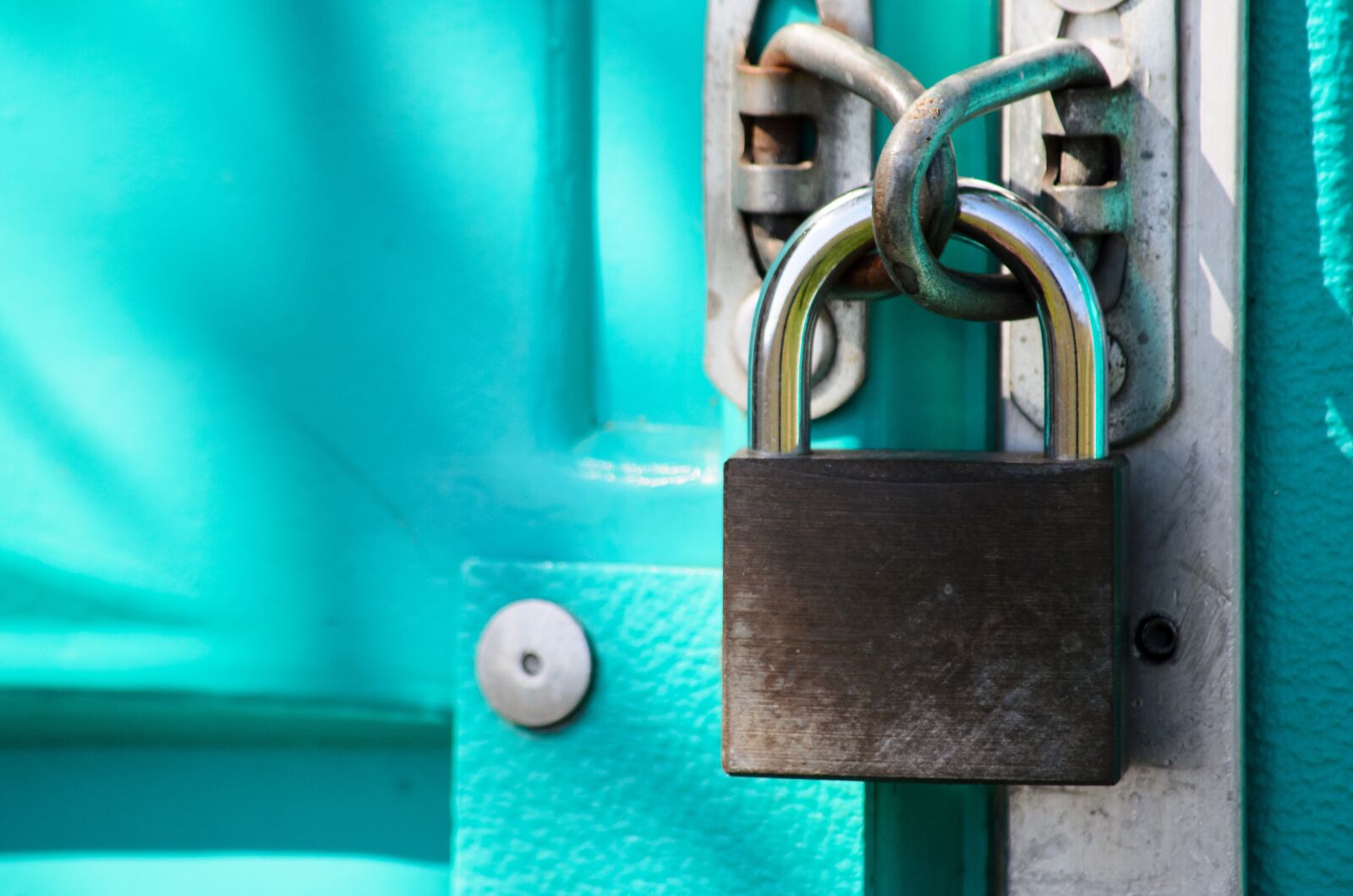Nikon D5100 sample photo. Door lock, castle, padlock photography