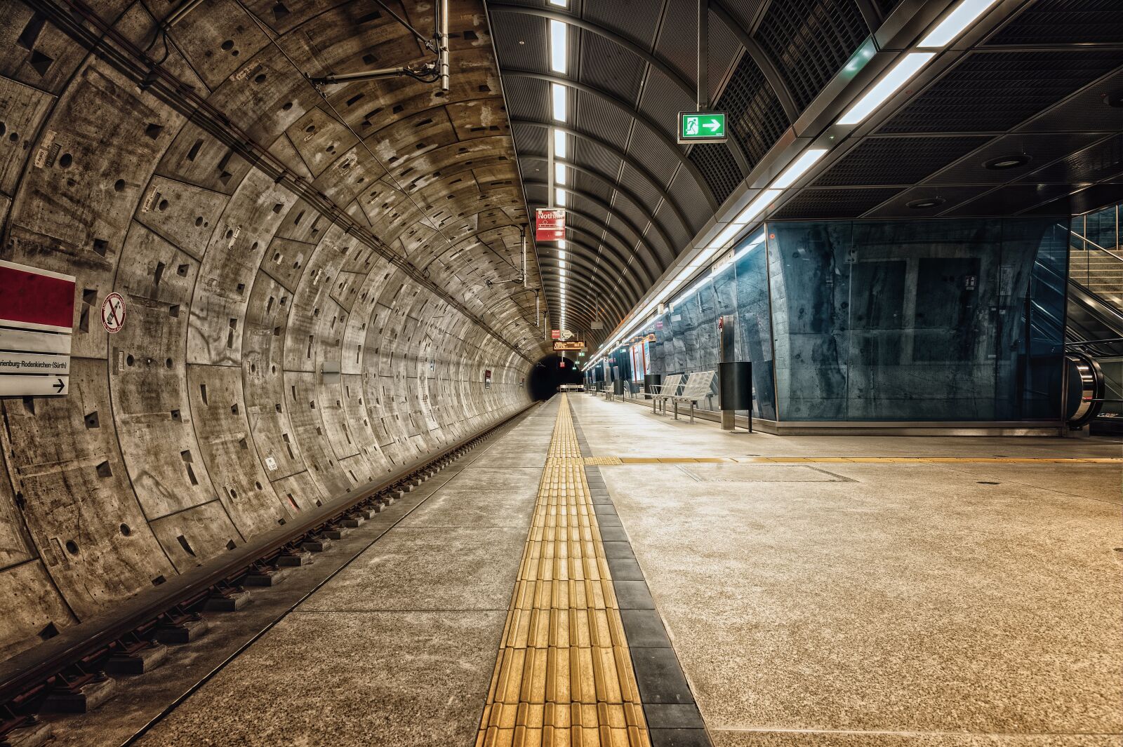 Nikon Z6 sample photo. Platform, metro, railway station photography