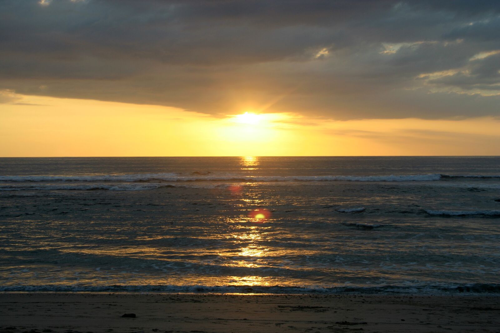 Canon EOS 350D (EOS Digital Rebel XT / EOS Kiss Digital N) sample photo. Sunset, sun, nature photography