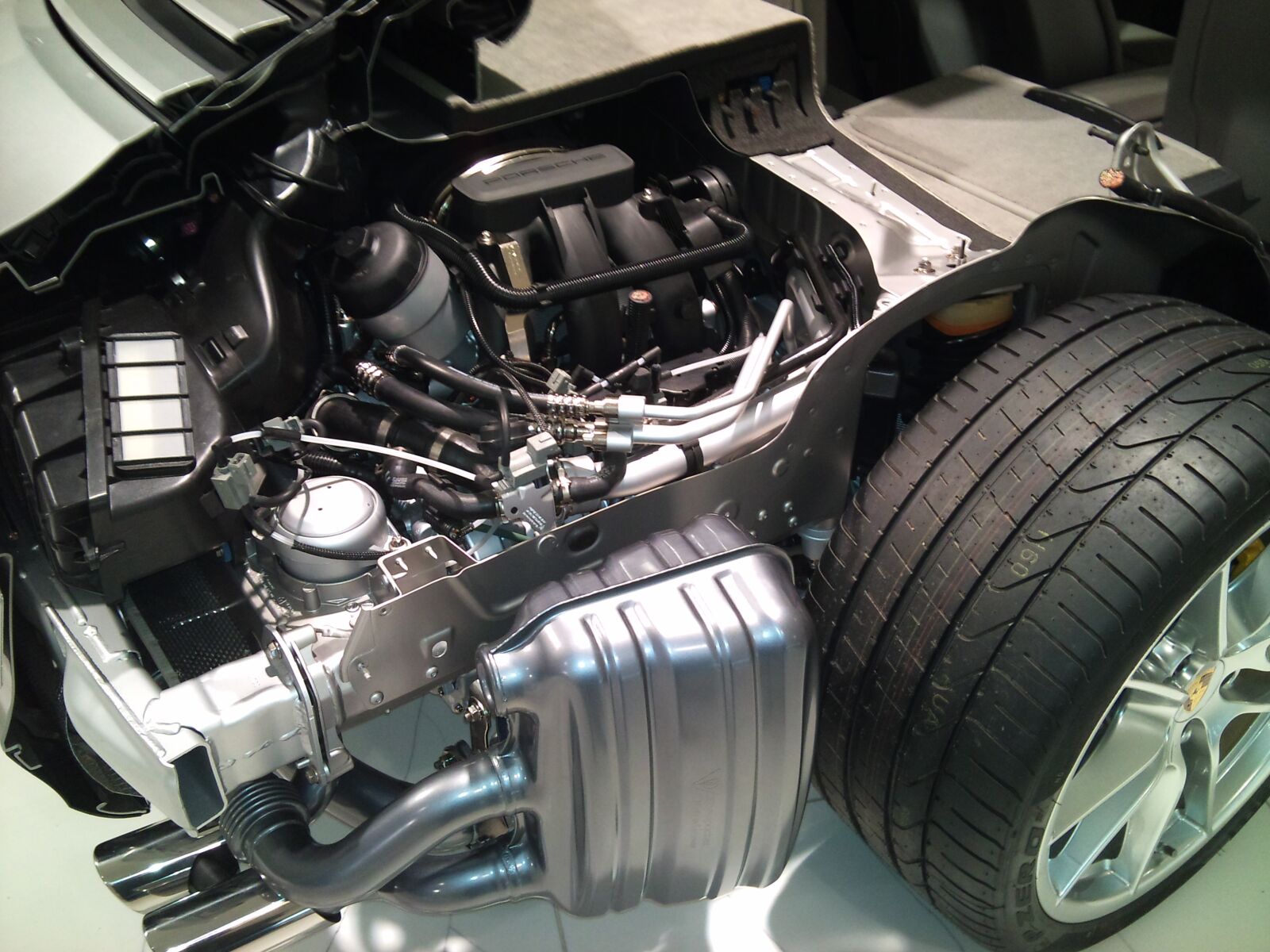 Sony Ericsson U10i sample photo. Motor, porsche, auto photography