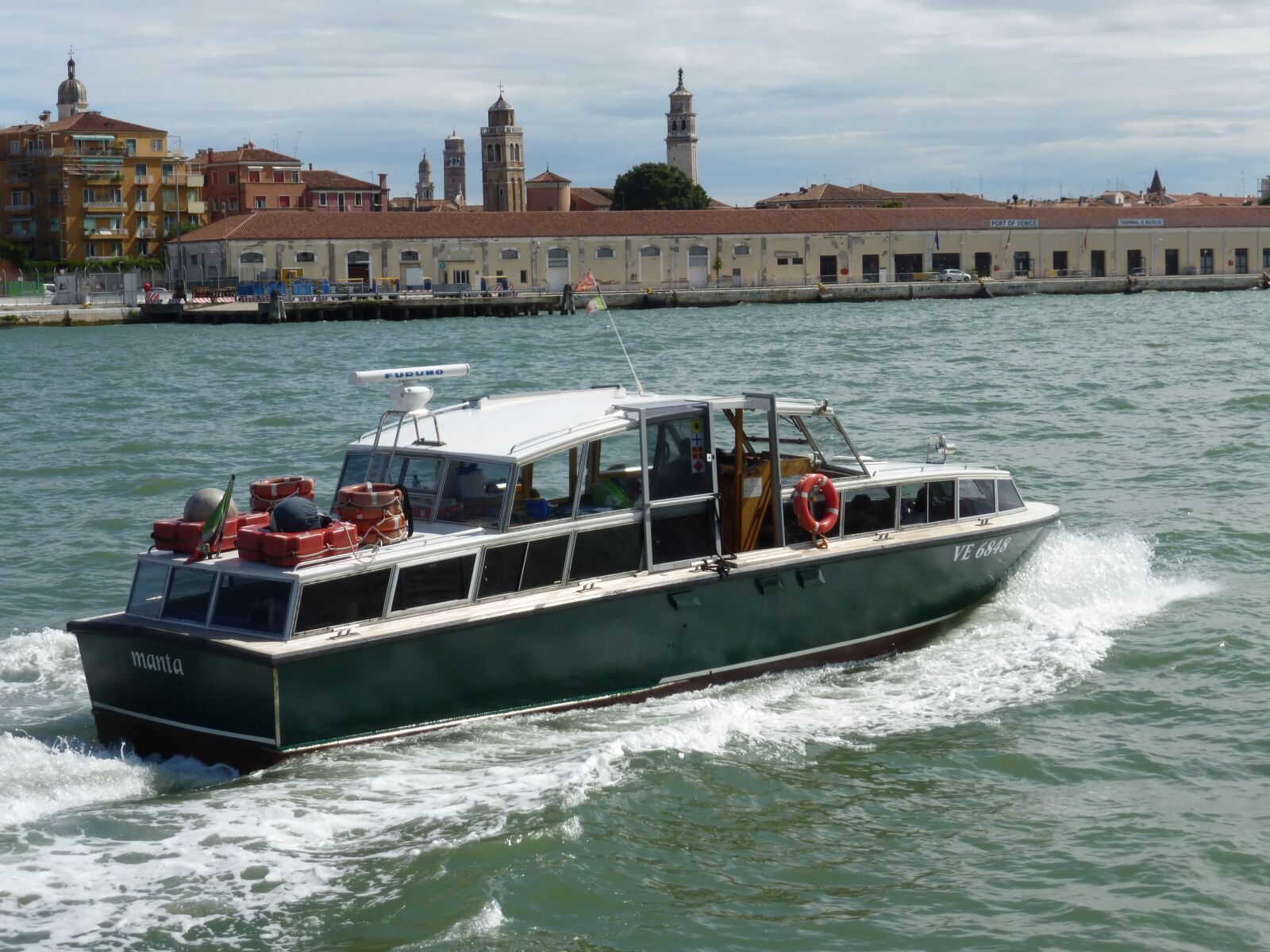 Panasonic Lumix DMC-ZS25 (Lumix DMC-TZ35) sample photo. Venice, channel, boat photography