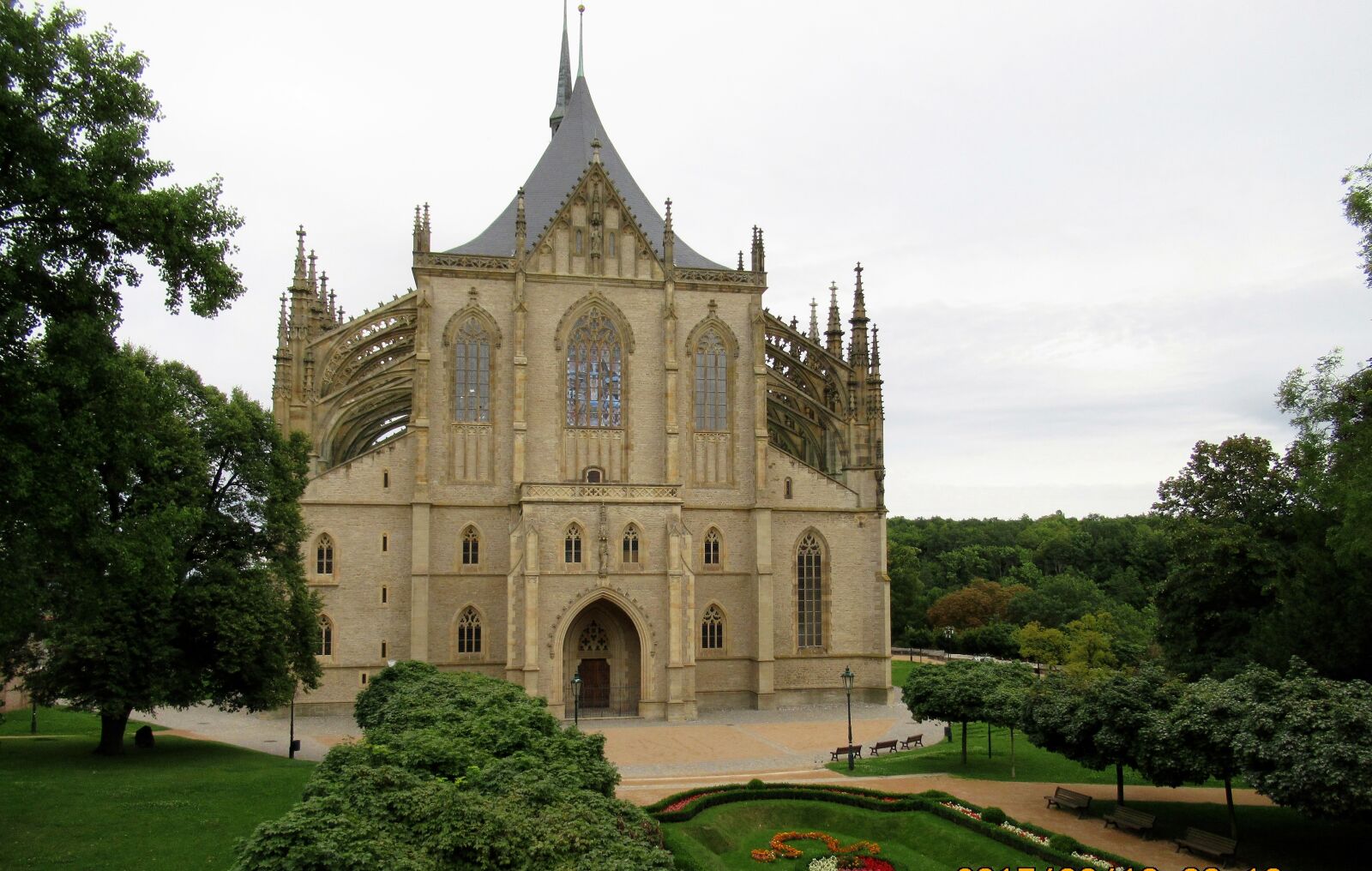 Canon PowerShot SX620 HS sample photo. Kutna hora, cathedral of photography