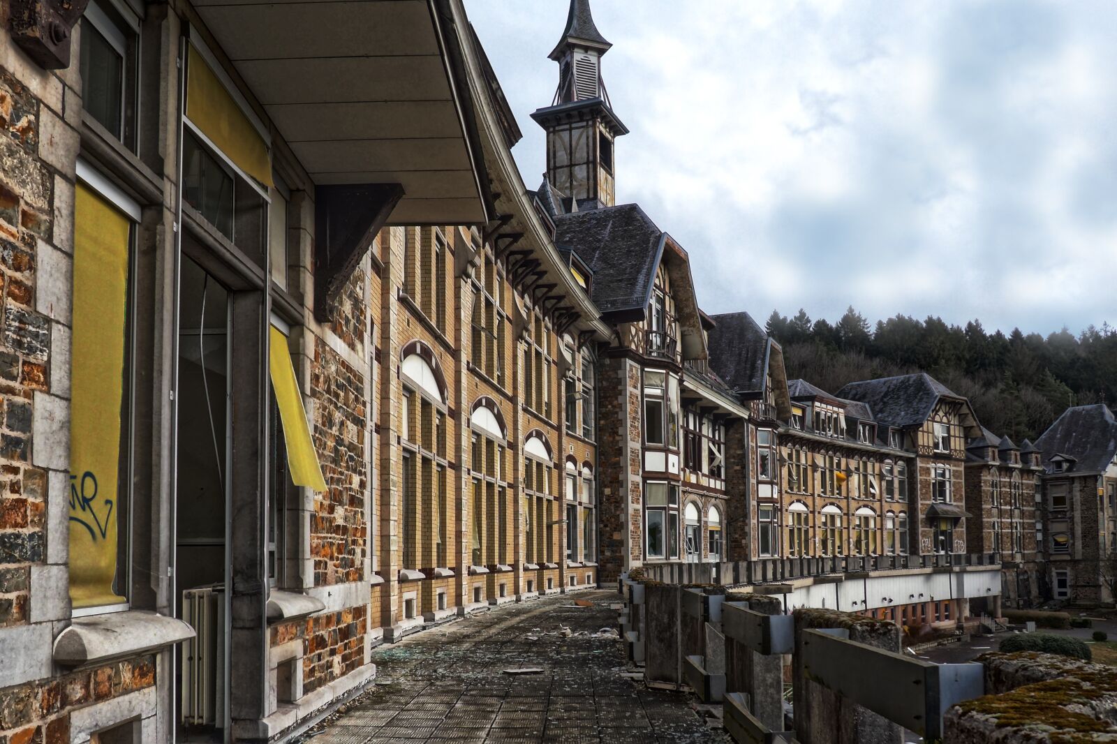 Olympus OM-D E-M10 sample photo. Architecture, old, building photography