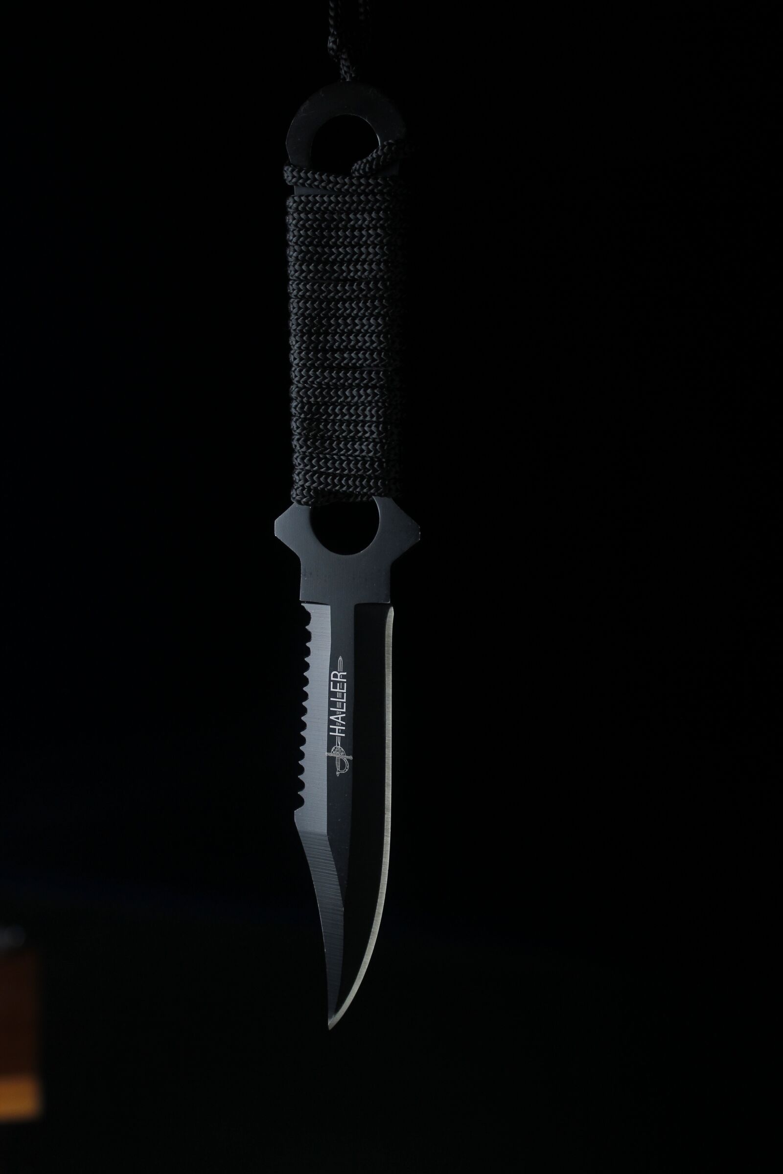 Canon EOS 550D (EOS Rebel T2i / EOS Kiss X4) sample photo. Dagger, product photography, black photography