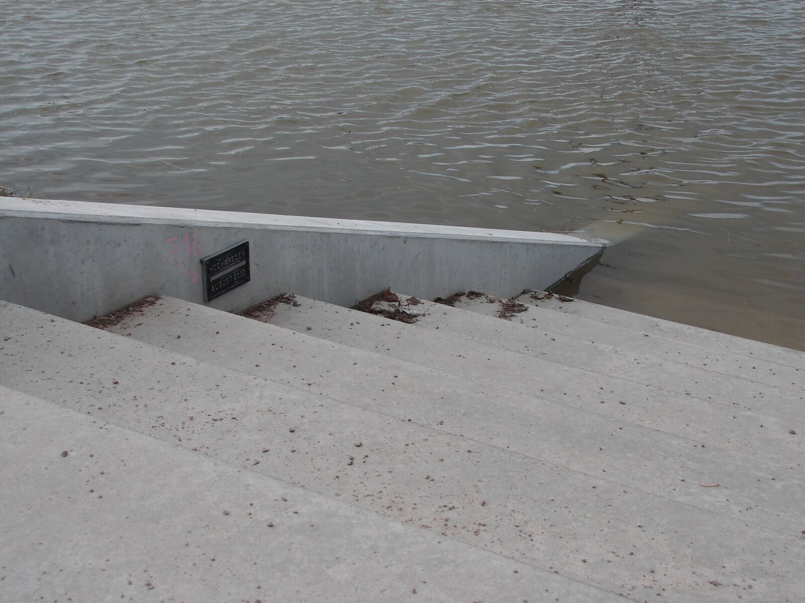 Sony DSC-H1 sample photo. High water, brand, level photography