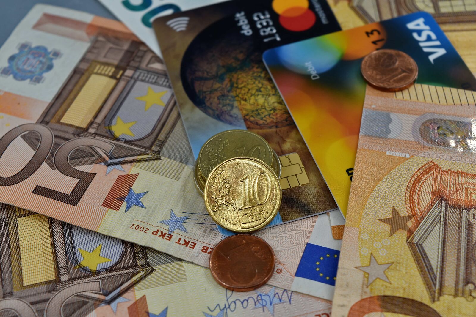 Nikon D5500 sample photo. Coins, commerce, european, loan photography
