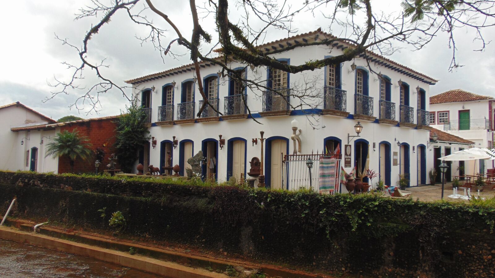 Sony Cyber-shot DSC-H300 sample photo. Home, mansion, old photography