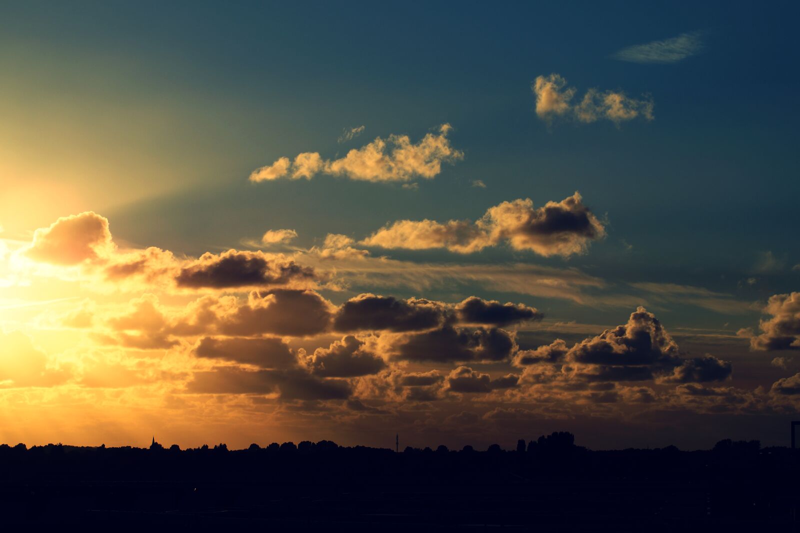 Sony SLT-A58 sample photo. Clouds, dawn, daylight, landscape photography