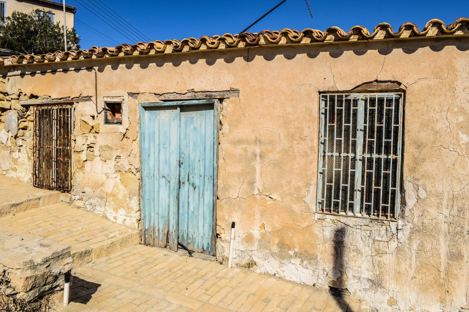 Nikon D3300 sample photo. Old house, abandoned, decay photography