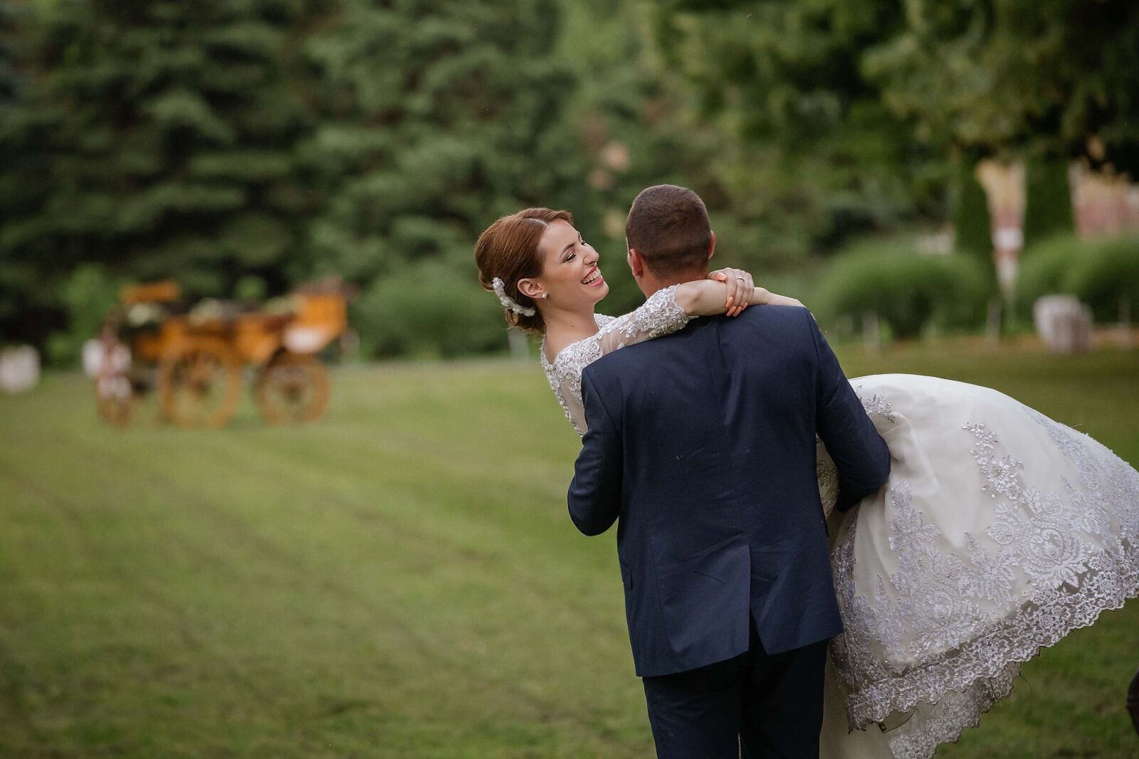 Canon EF 70-200mm F2.8L IS II USM sample photo. Countryside, village, groom, bride photography