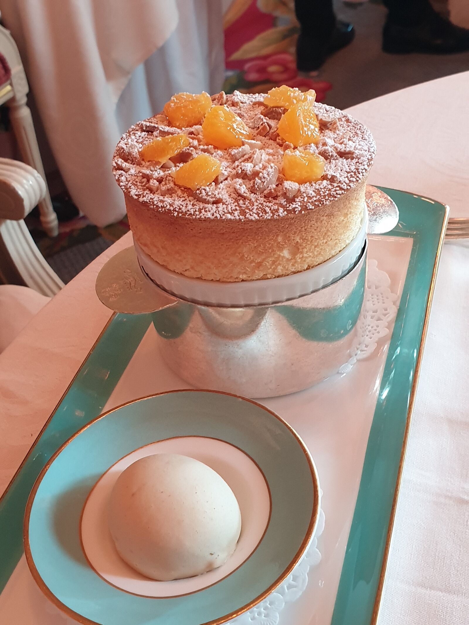 Samsung Galaxy S9 sample photo. Ritz, souffle, london photography