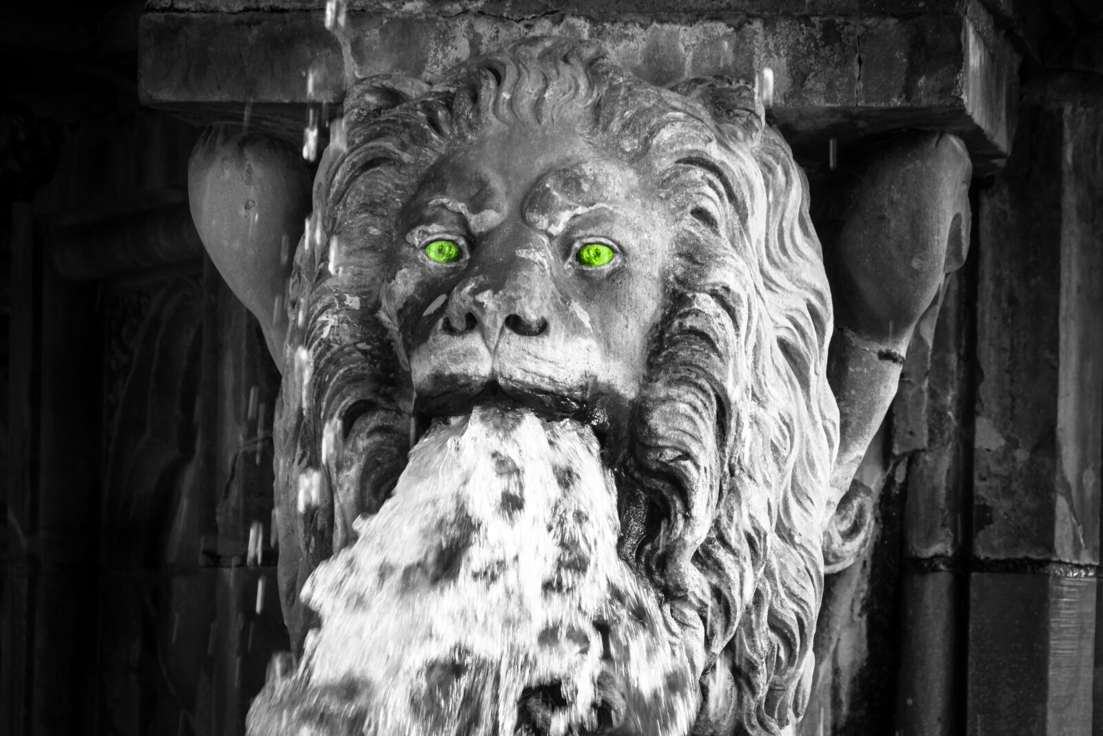 Canon PowerShot G3 X sample photo. Lion, lion head, gargoyle photography
