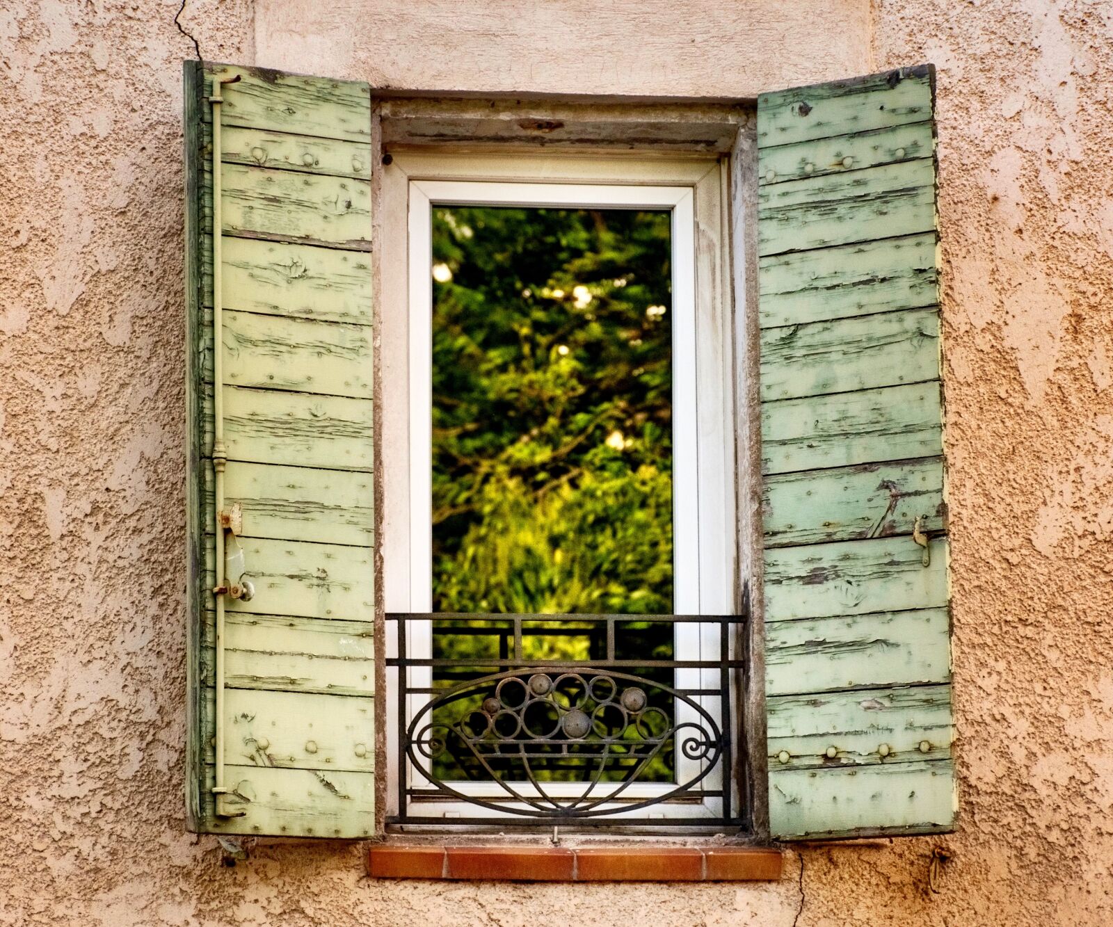 Nikon D5600 sample photo. French windows, wooden shutters photography