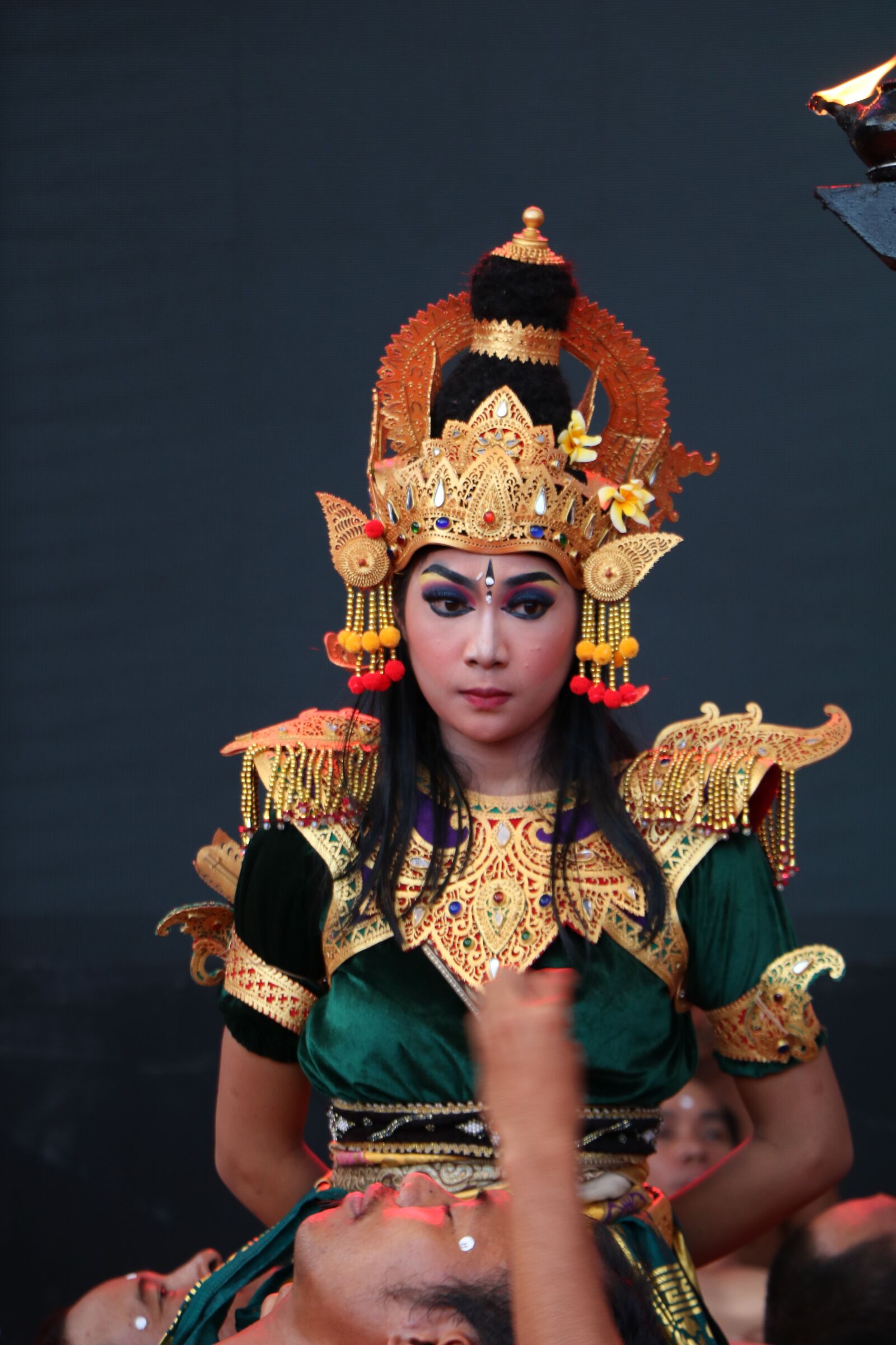 Canon EOS 750D (EOS Rebel T6i / EOS Kiss X8i) + Canon EF-S 18-135mm F3.5-5.6 IS STM sample photo. Pandawa art festival, bali photography