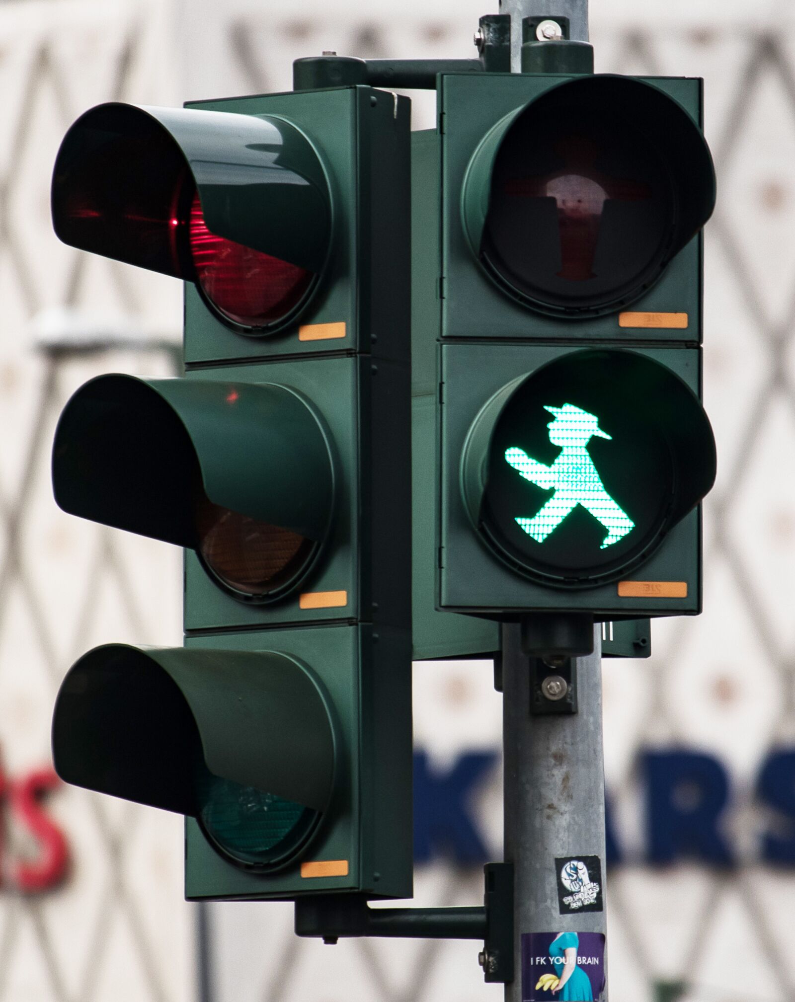 Canon EF-S 55-250mm F4-5.6 IS STM sample photo. Traffic lights, traffic signal photography