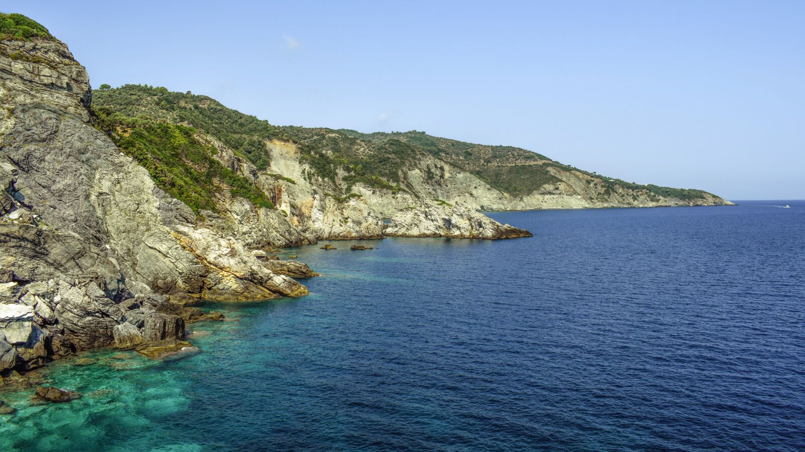 Nikon D3300 sample photo. Rocky coast, landscape, coastline photography