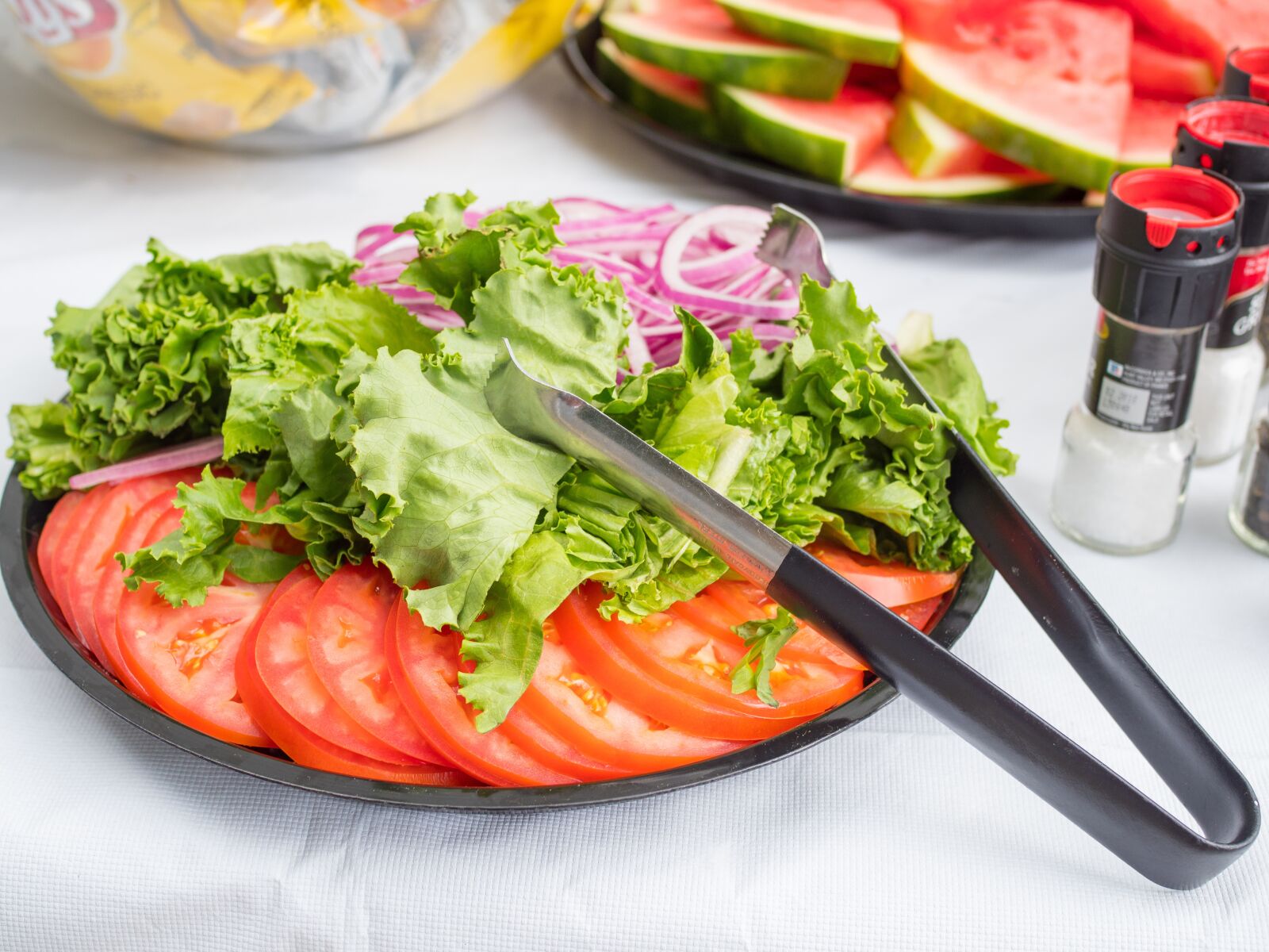 Olympus OM-D E-M1 Mark II + Olympus M.Zuiko Digital 25mm F1.8 sample photo. Salad, lettuce, tomato photography