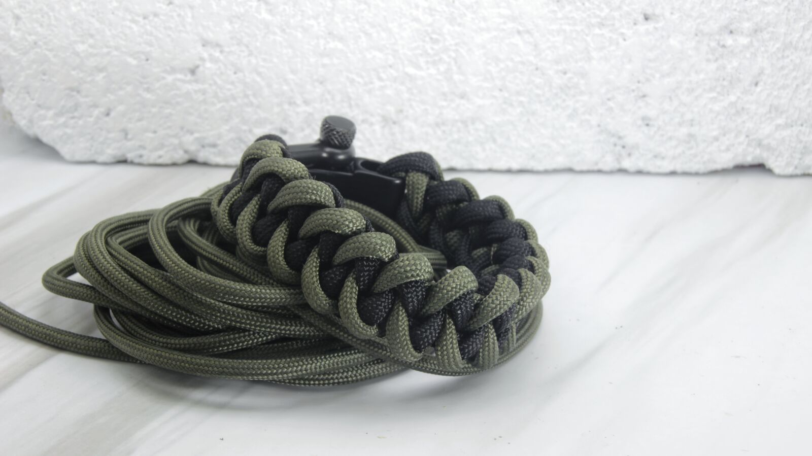 Canon EOS 600D (Rebel EOS T3i / EOS Kiss X5) sample photo. Close, up, of, tied photography