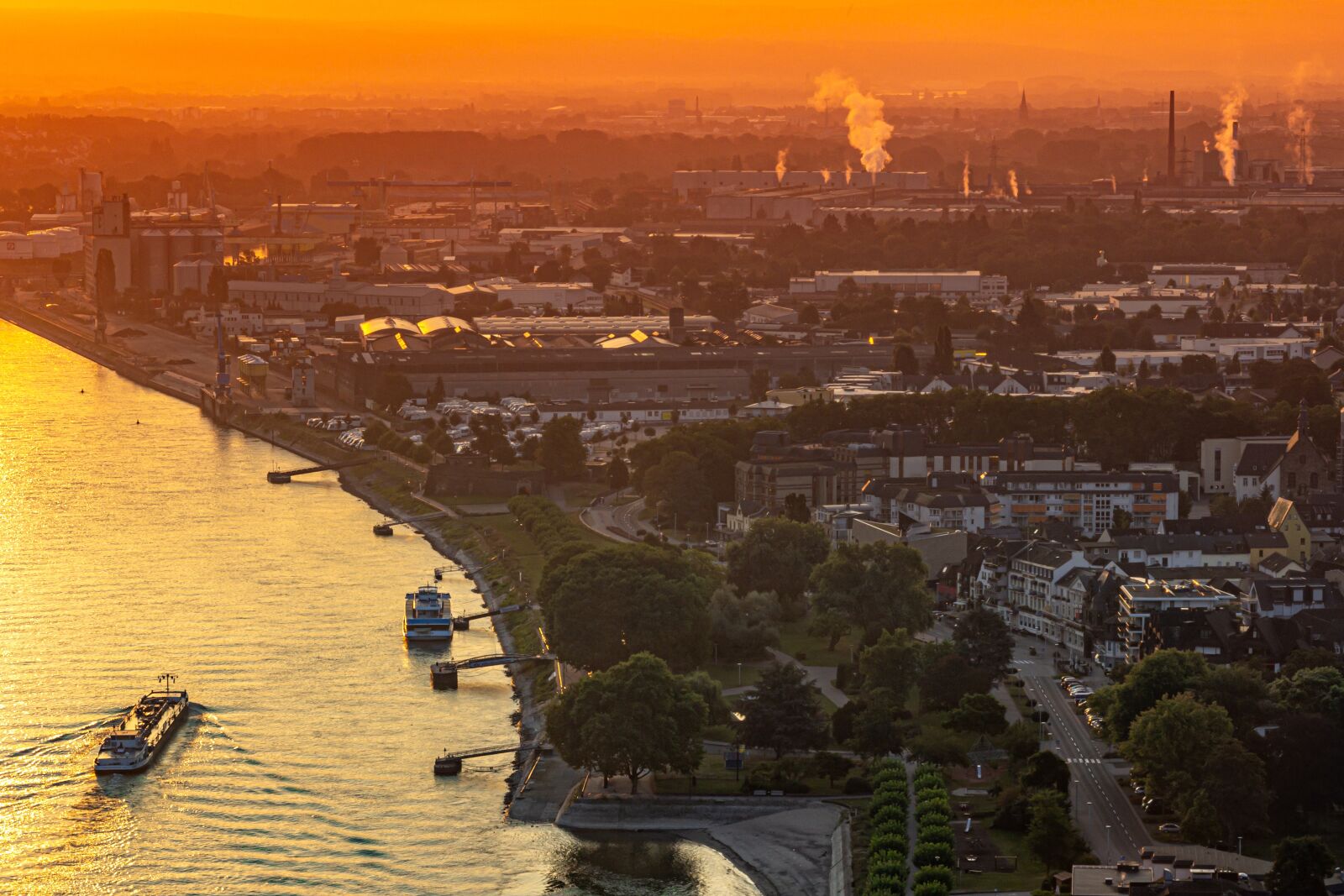 Canon EOS 60D sample photo. Rhine, andernach, sunrise photography