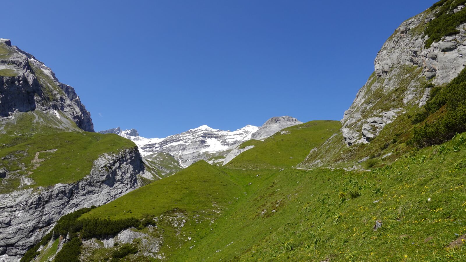 Sony DSC-RX100M7 sample photo. Mountain landscape, mountains, st photography
