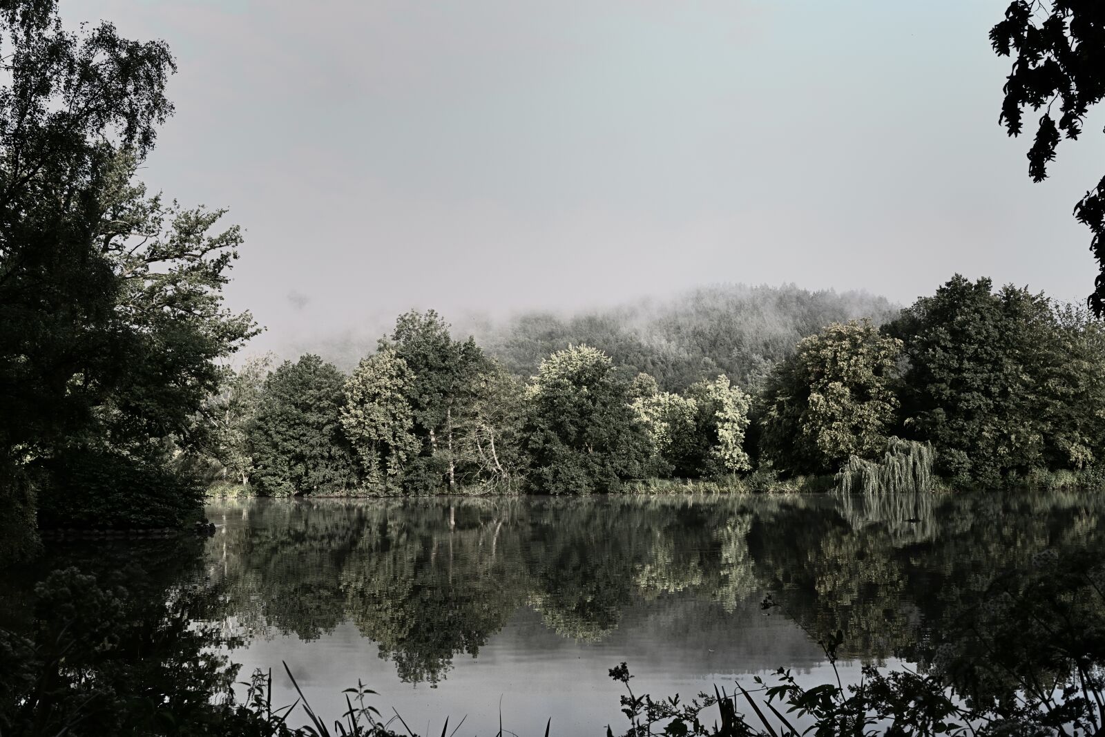 Nikon D5200 sample photo. Lake, landscape, gloomy photography