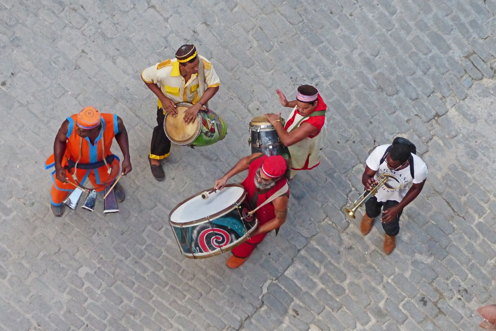 Panasonic Lumix DMC-FZ200 sample photo. Group of people, instrument photography