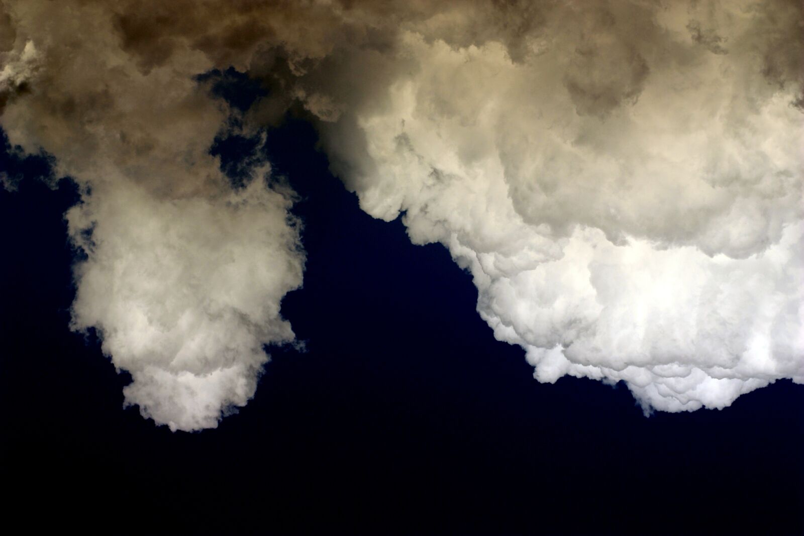 Canon EOS 450D (EOS Rebel XSi / EOS Kiss X2) sample photo. Cloud, sky, fluffy photography