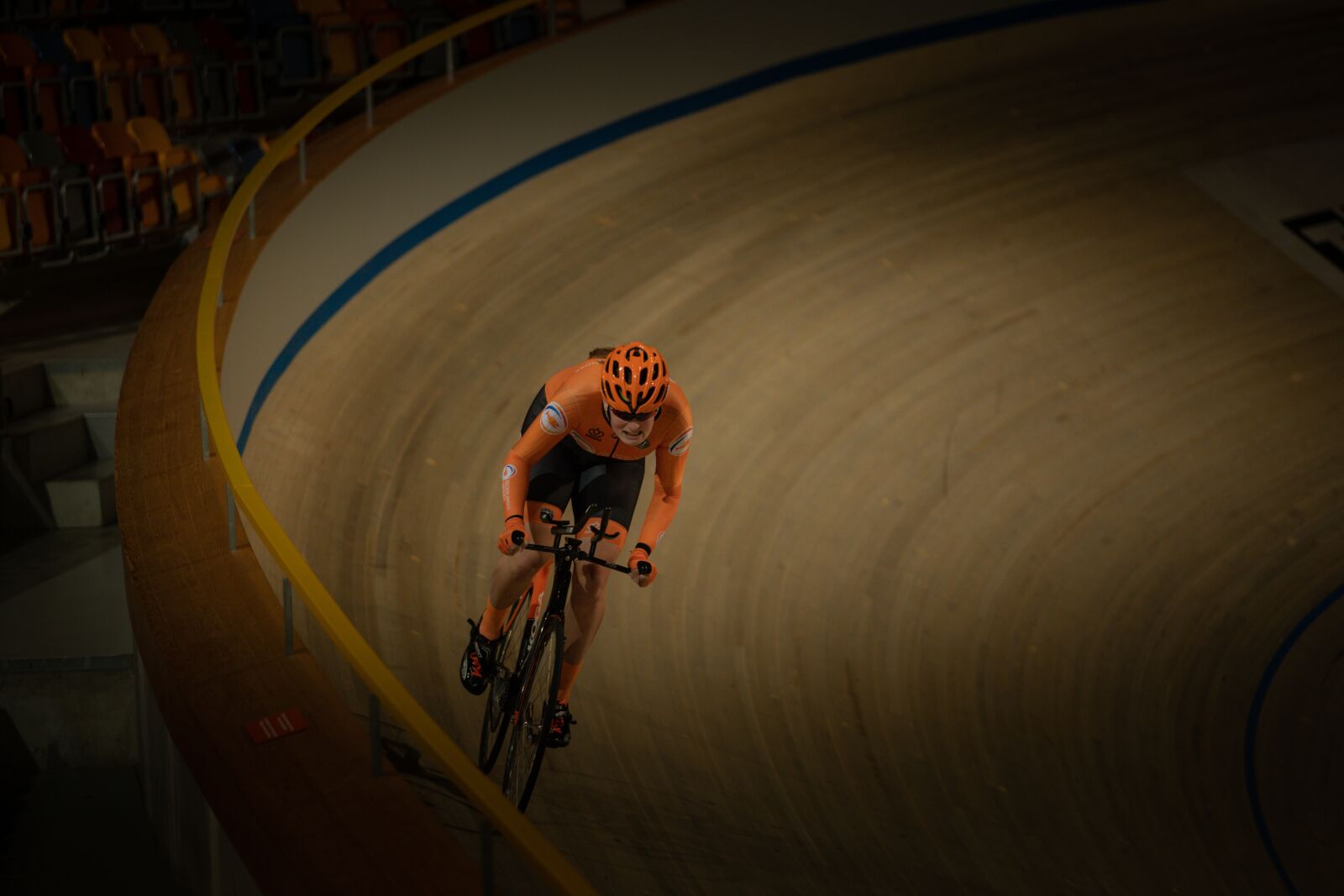 Tamron SP AF 70-200mm F2.8 Di LD (IF) MACRO sample photo. Speed, cycling, the track photography