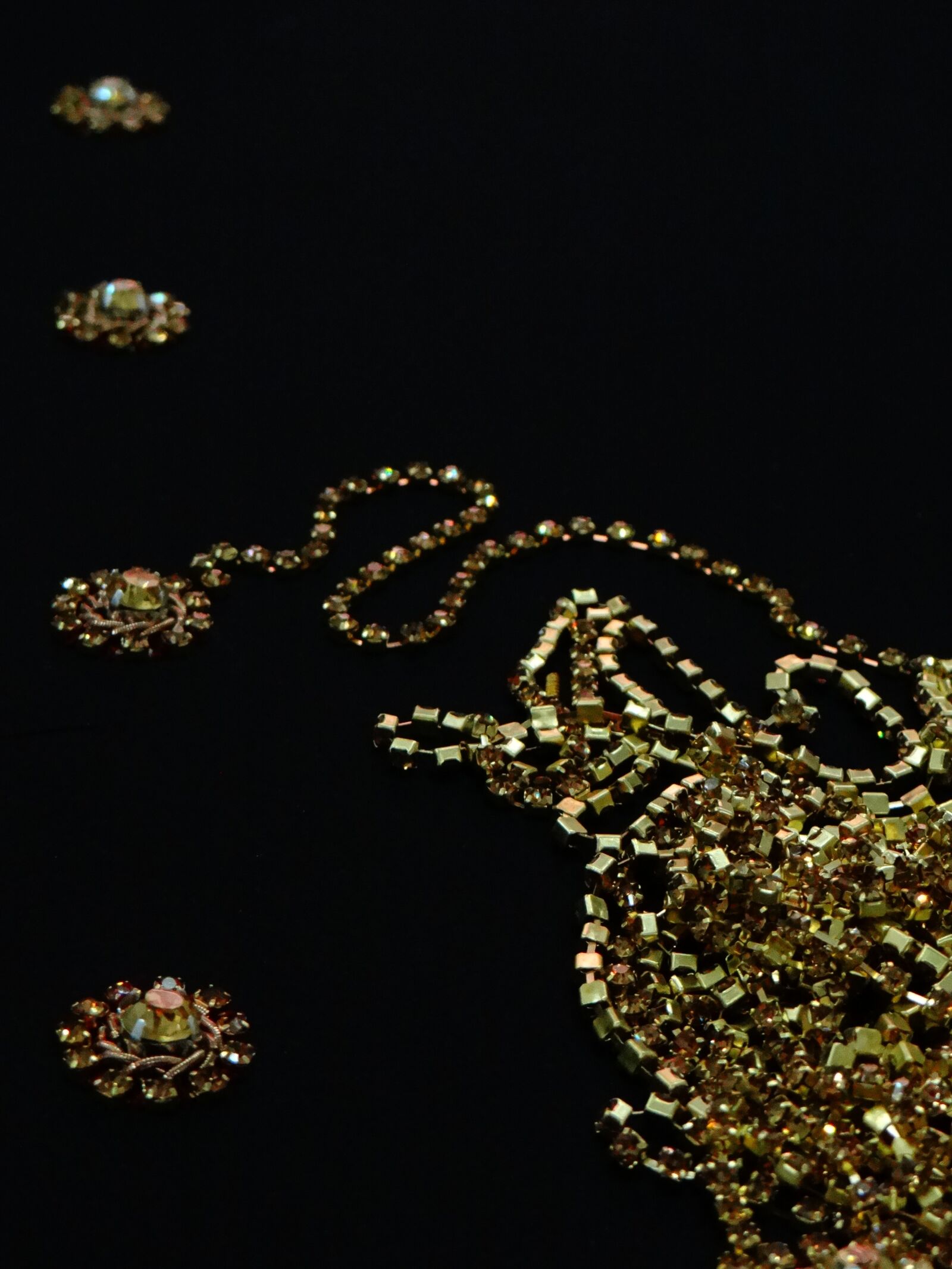 Sony DSC-HX200V sample photo. Embroidery, handwork, artisan photography