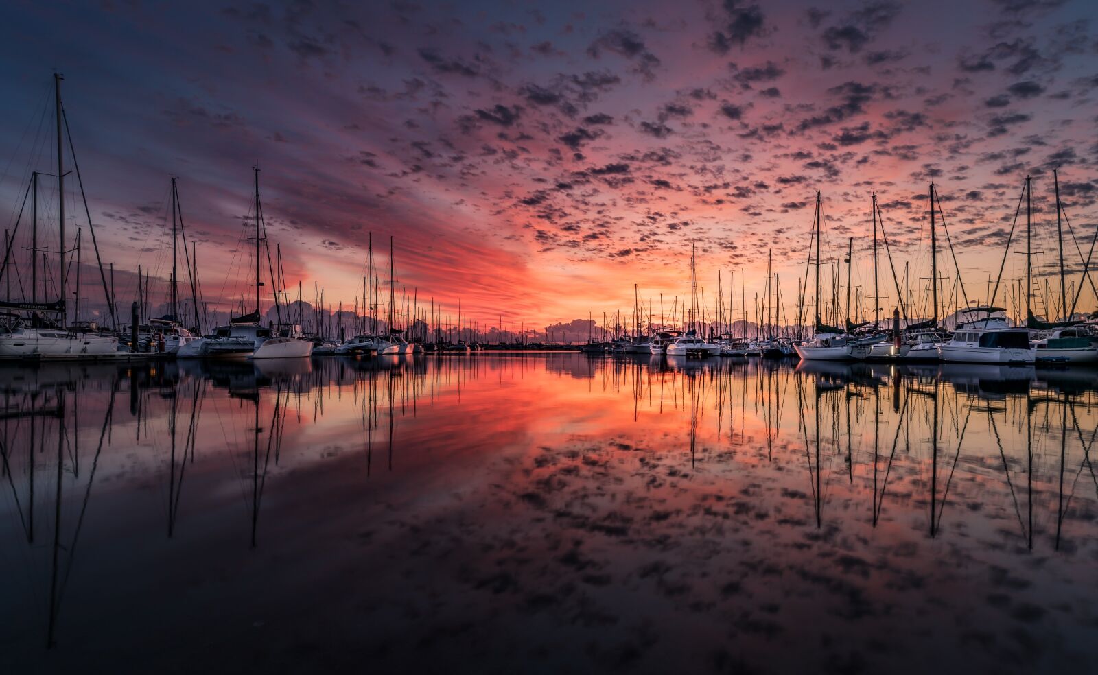 Sony a7R II + ZEISS Batis 18mm F2.8 sample photo. Landscape, yacht, sunrise photography