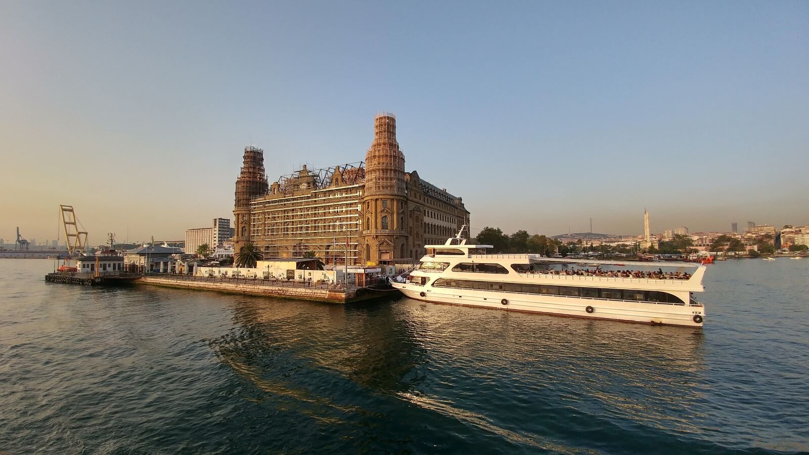 LG G5 sample photo. Istanbul, water, sky, landmark photography