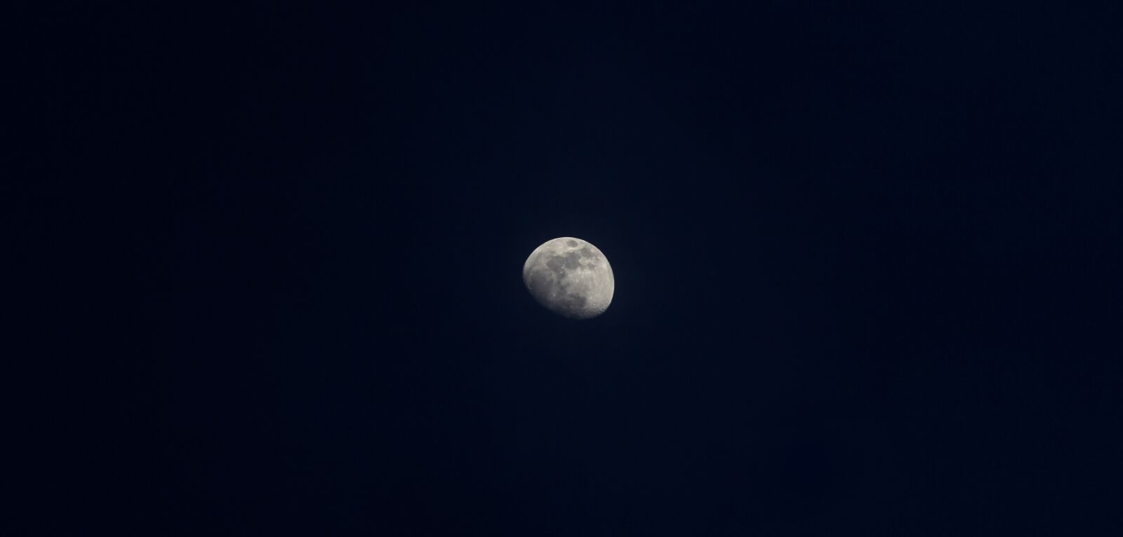 Canon EF 70-200mm F4L USM sample photo. Moon, light, night photography photography