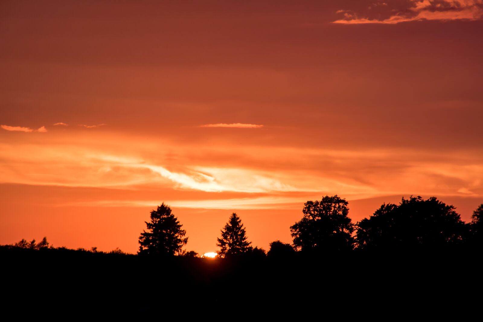 Canon EOS 750D (EOS Rebel T6i / EOS Kiss X8i) sample photo. Sunset, setting sun, evening photography