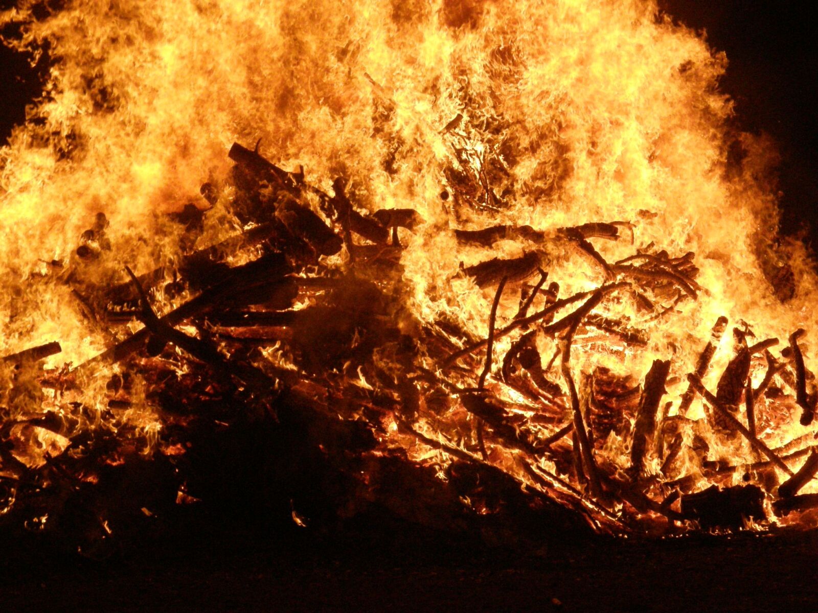 Olympus SP550UZ sample photo. Flame, fire, embers photography