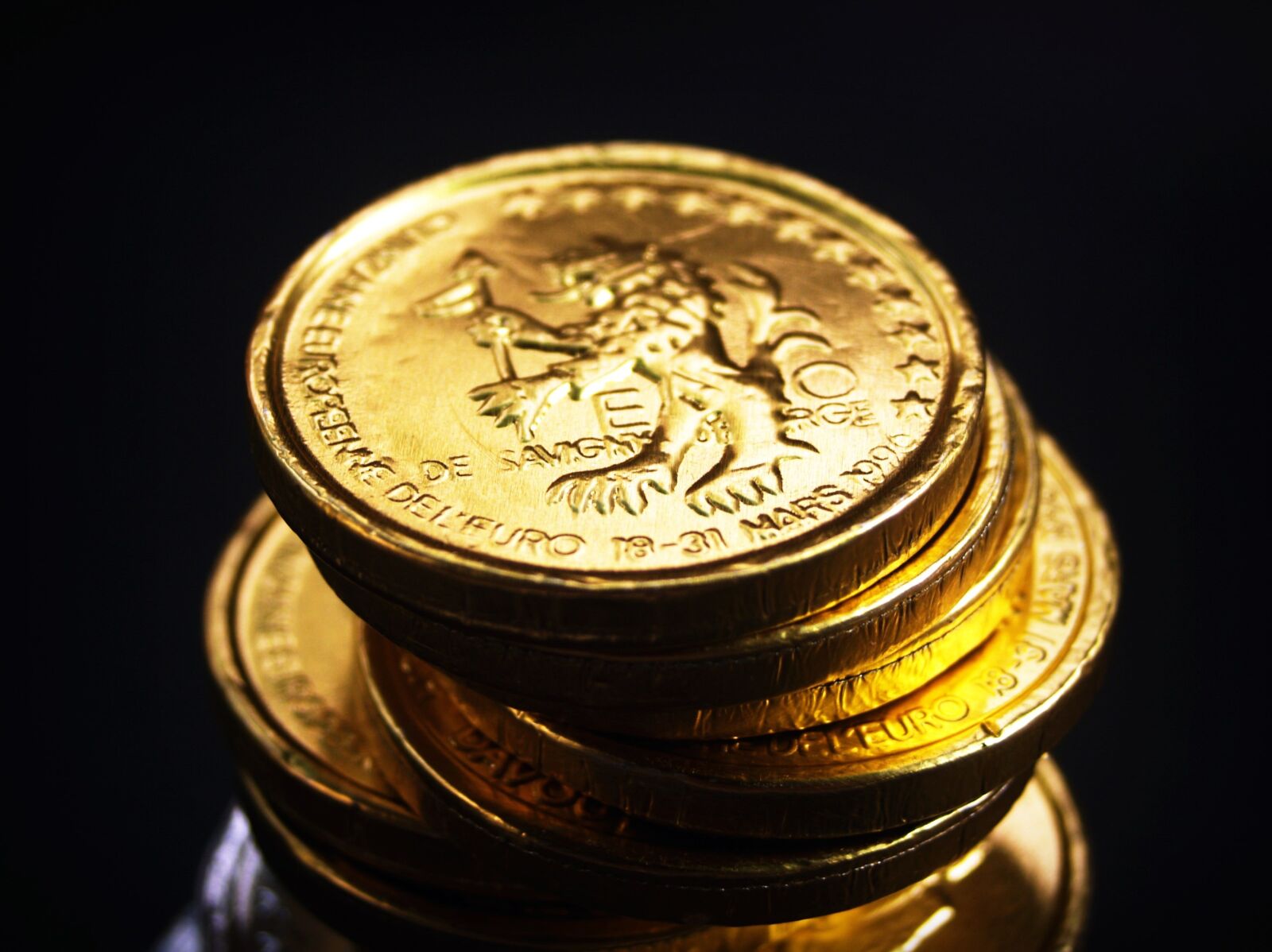 Olympus E-300 (EVOLT E-300) sample photo. Coin, gold, cash photography