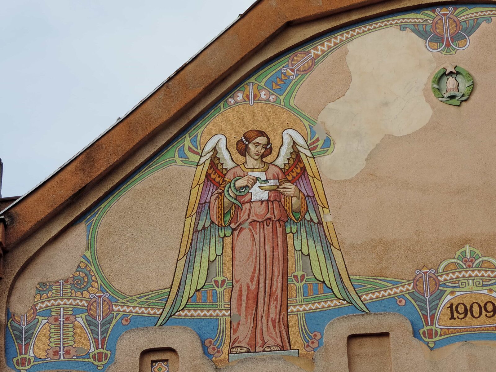 Nikon Coolpix P520 sample photo. Angel, facade, rooftop, art photography