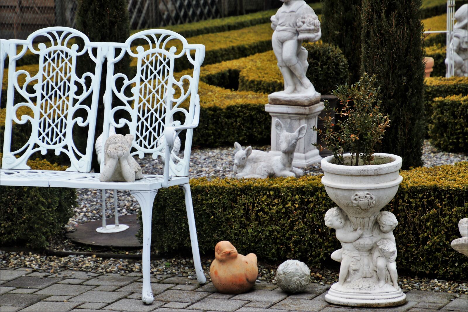 Canon EOS 80D sample photo. Garden, at the court photography